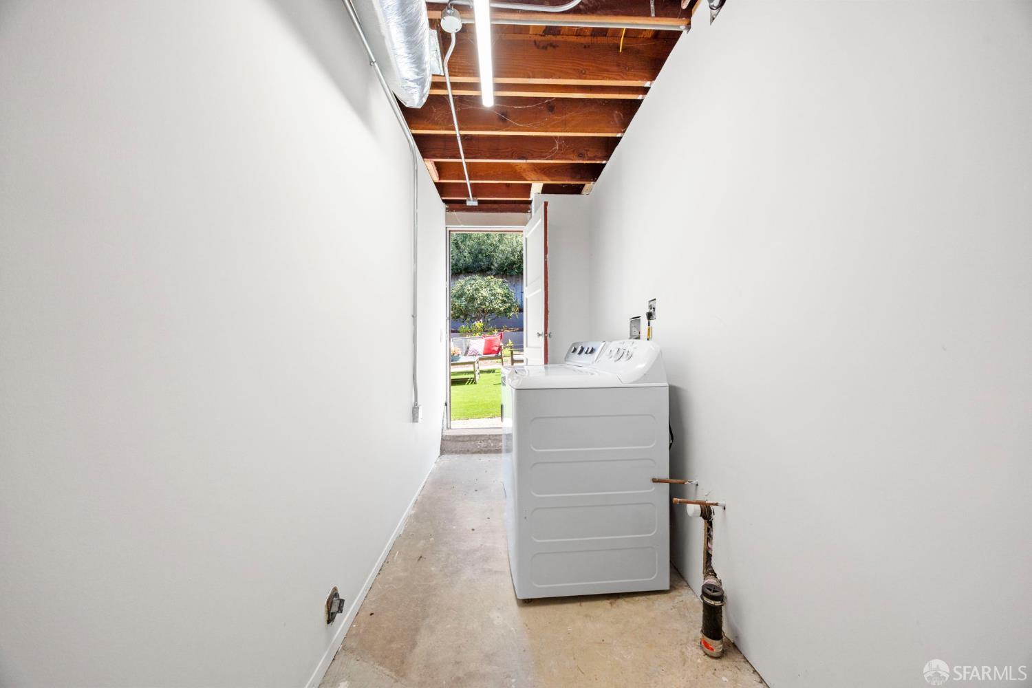 Detail Gallery Image 34 of 51 For 57 Dellbrook Ave, San Francisco,  CA 94131 - 3 Beds | 3 Baths
