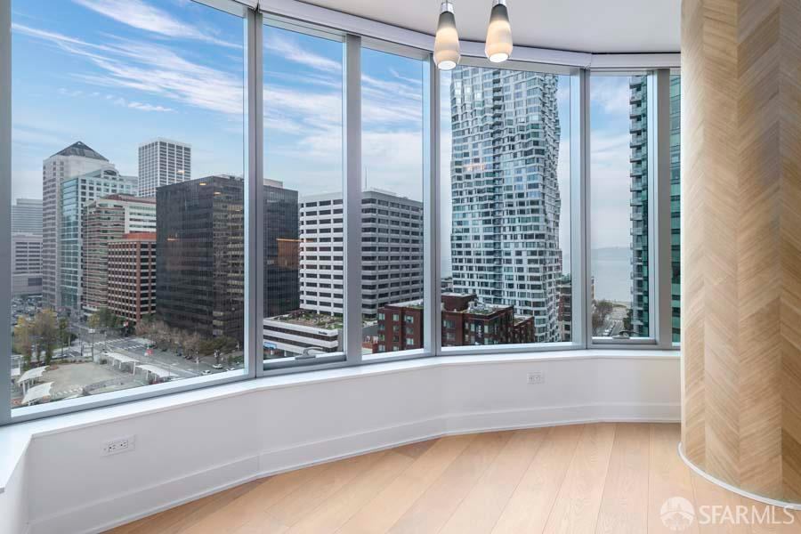 Detail Gallery Image 14 of 33 For 201 Folsom St 15c,  San Francisco,  CA 94105 - 2 Beds | 2 Baths