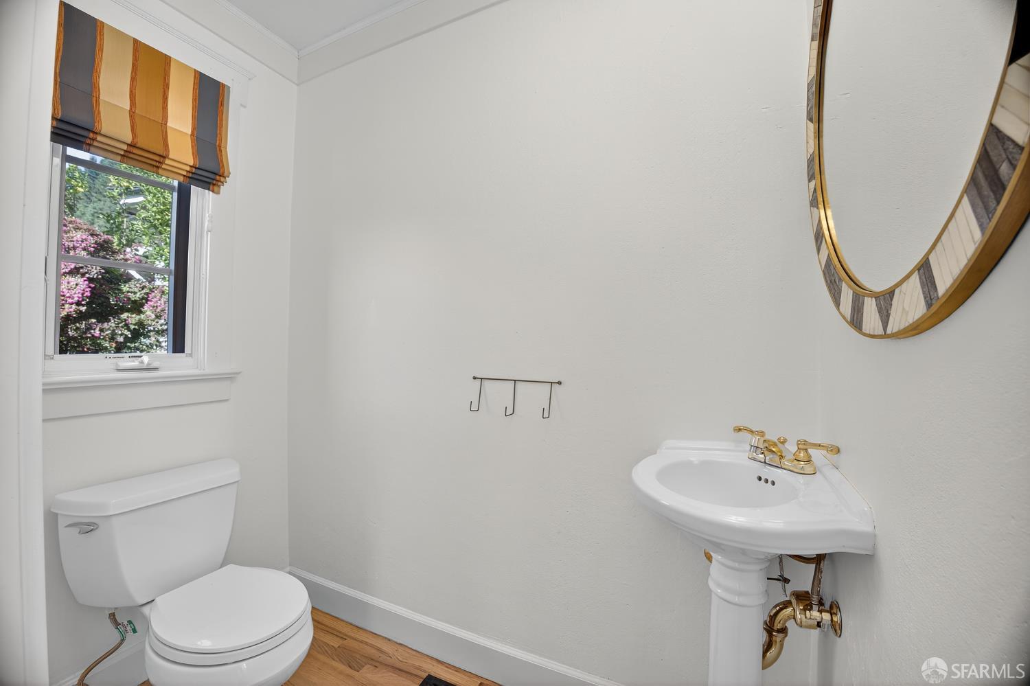 Detail Gallery Image 9 of 59 For 7172 Norfolk Rd, Berkeley,  CA 94705 - 4 Beds | 2/1 Baths