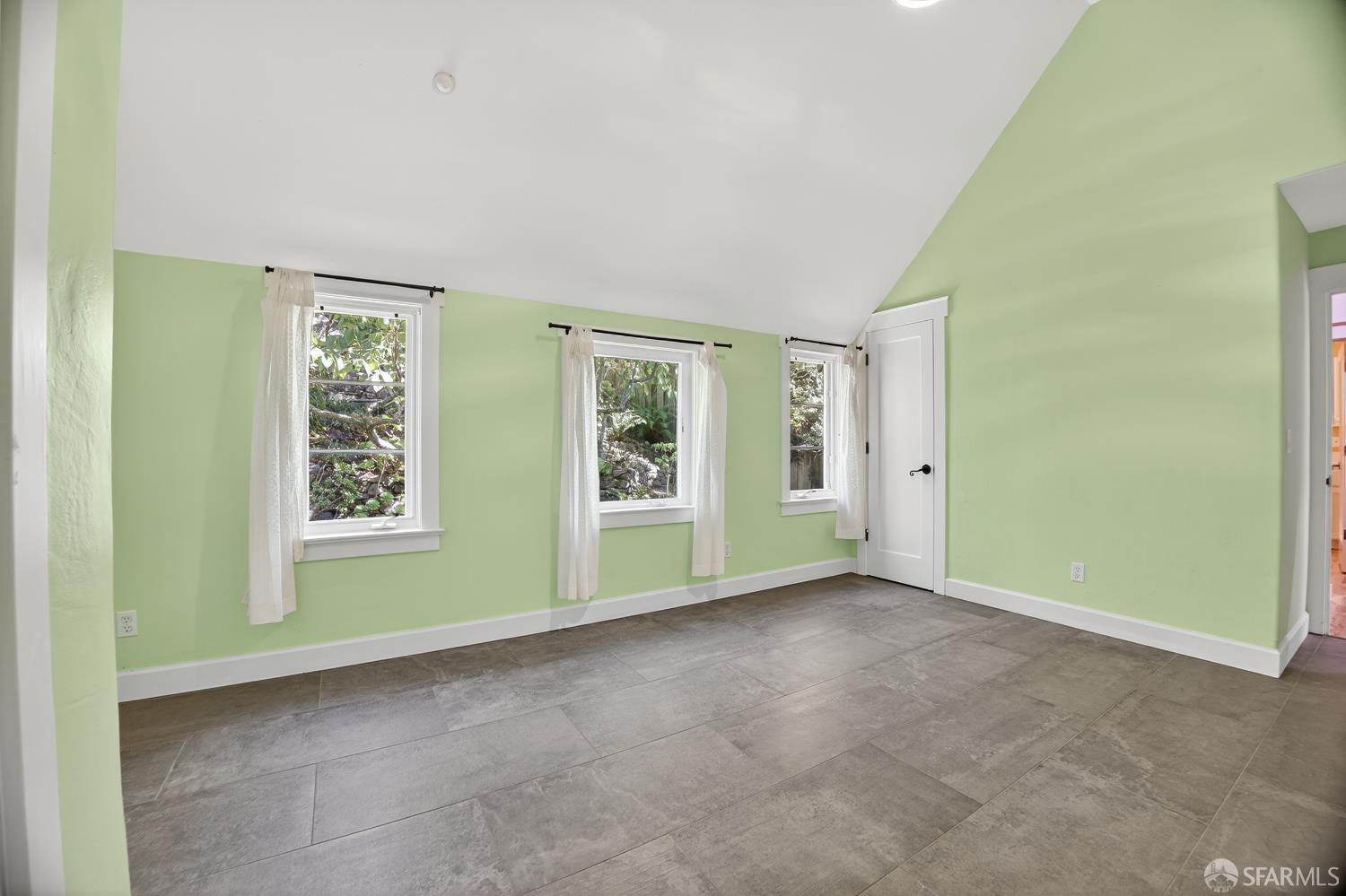 Detail Gallery Image 43 of 59 For 7172 Norfolk Rd, Berkeley,  CA 94705 - 4 Beds | 2/1 Baths