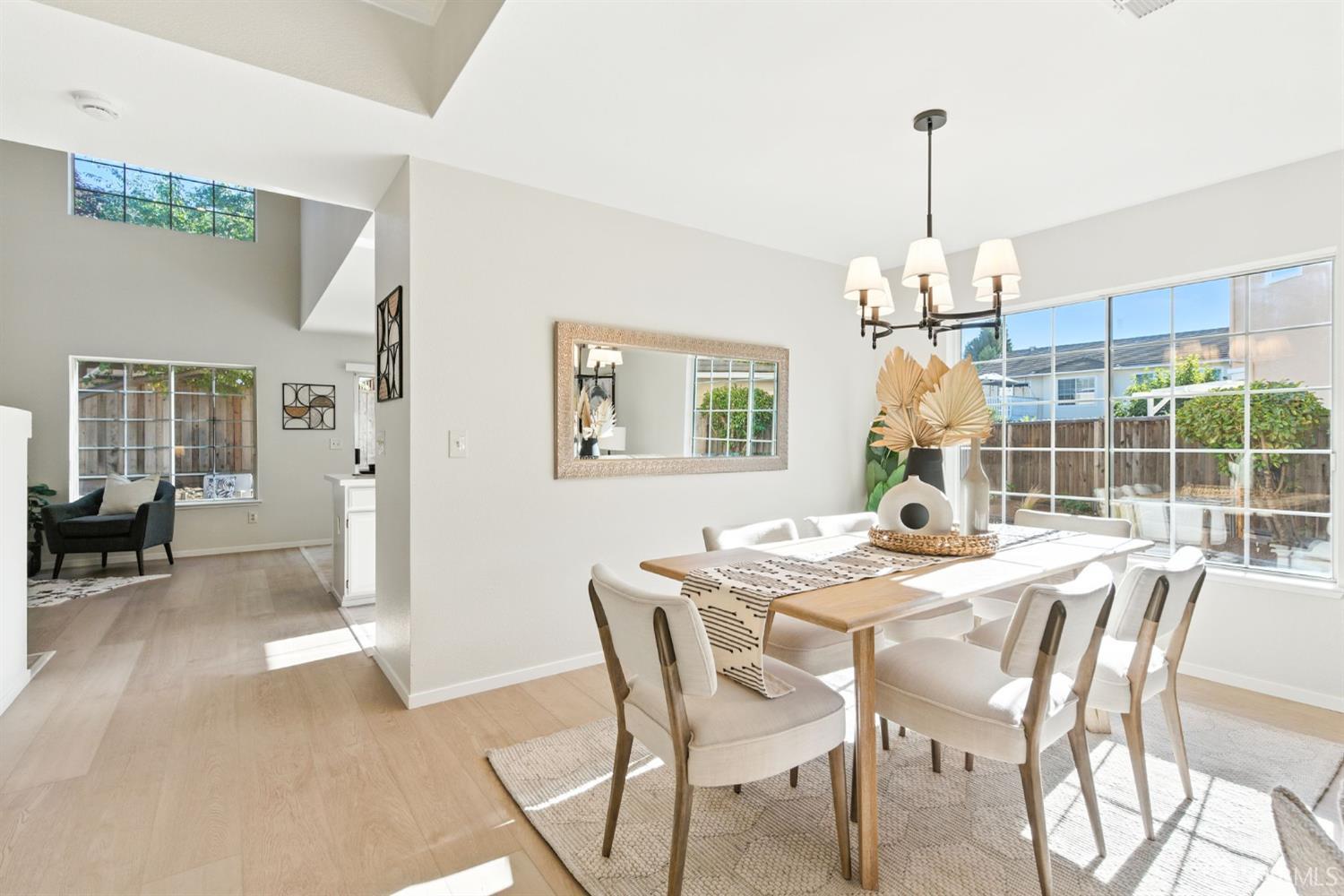 Detail Gallery Image 6 of 19 For 275 Brady Ct, Martinez,  CA 94553 - 4 Beds | 2/1 Baths