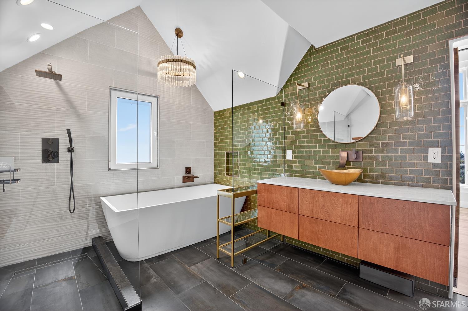 Detail Gallery Image 38 of 59 For 7172 Norfolk Rd, Berkeley,  CA 94705 - 4 Beds | 2/1 Baths