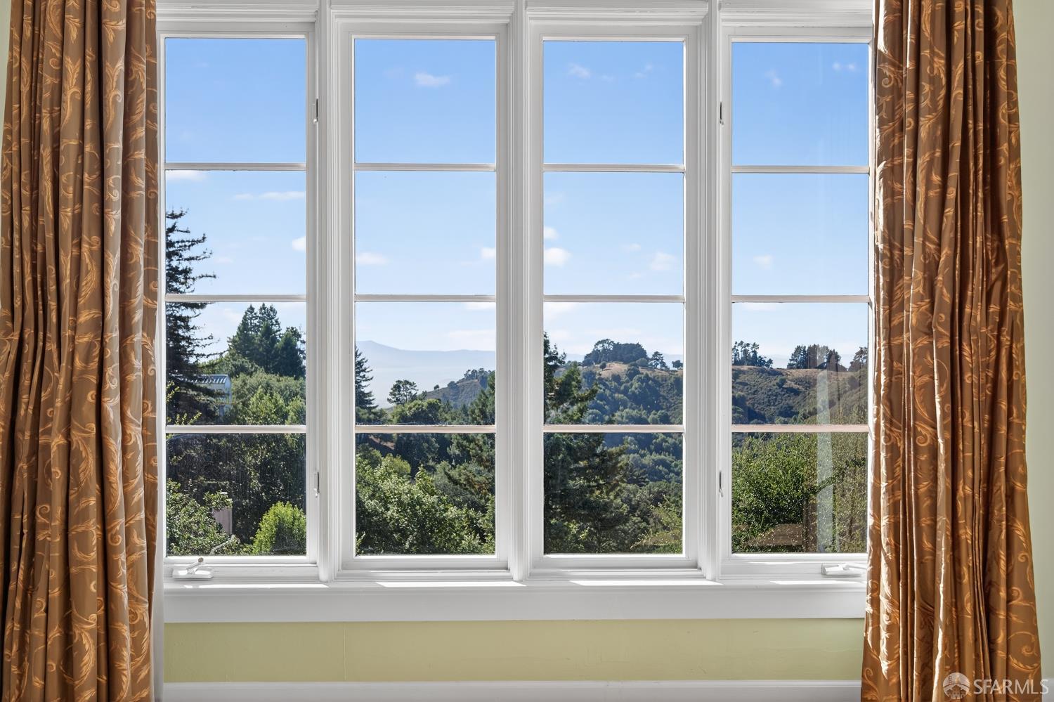 Detail Gallery Image 34 of 59 For 7172 Norfolk Rd, Berkeley,  CA 94705 - 4 Beds | 2/1 Baths