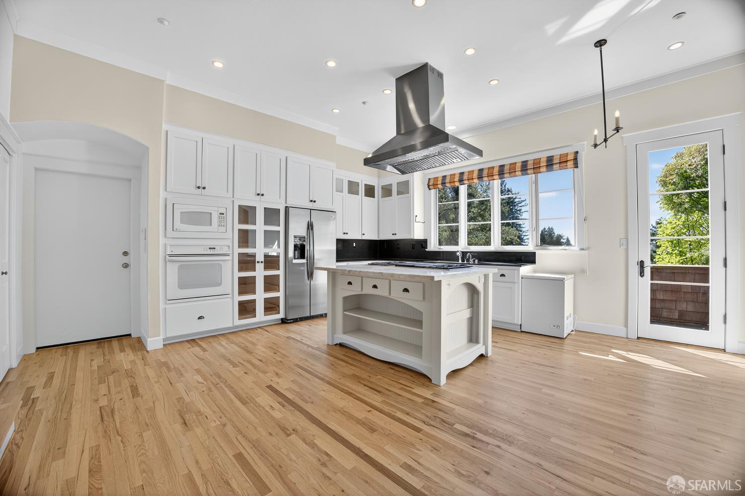 Detail Gallery Image 15 of 59 For 7172 Norfolk Rd, Berkeley,  CA 94705 - 4 Beds | 2/1 Baths