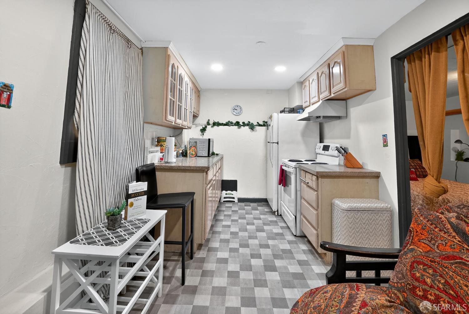 Detail Gallery Image 27 of 32 For 2027 Quesada Ave, San Francisco,  CA 94124 - 3 Beds | 2 Baths