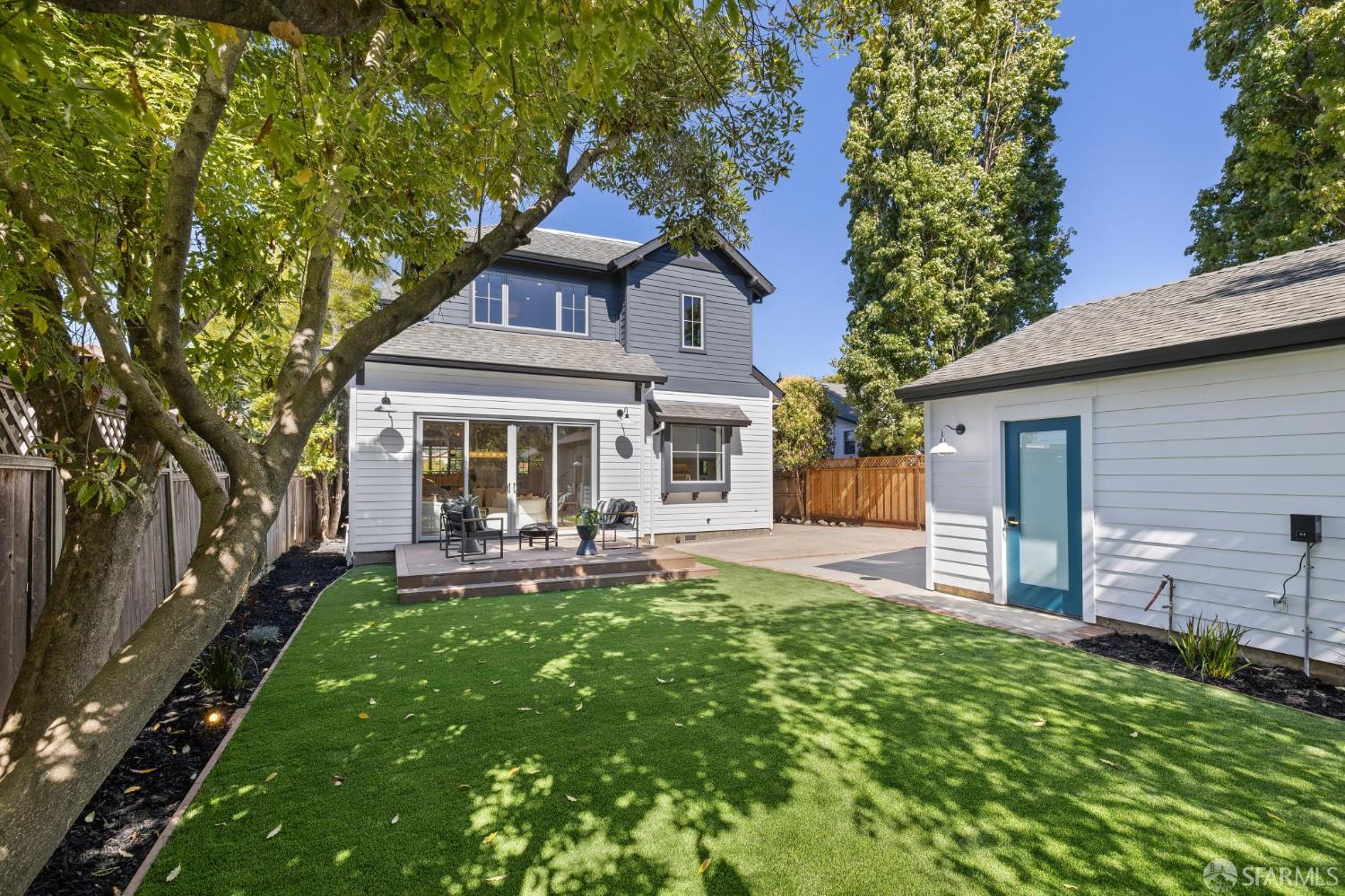 Detail Gallery Image 24 of 28 For 29 Humboldt Rd, Burlingame,  CA 94010 - 4 Beds | 3/1 Baths