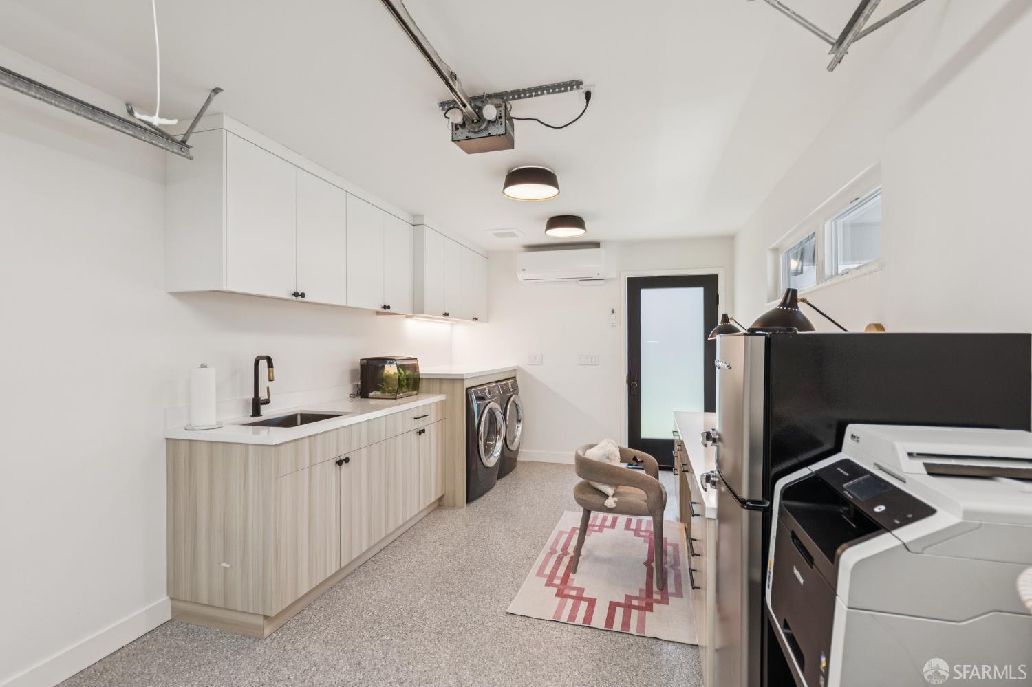 Detail Gallery Image 26 of 34 For 1130 Continentals Way, Belmont,  CA 94002 - 3 Beds | 2/1 Baths
