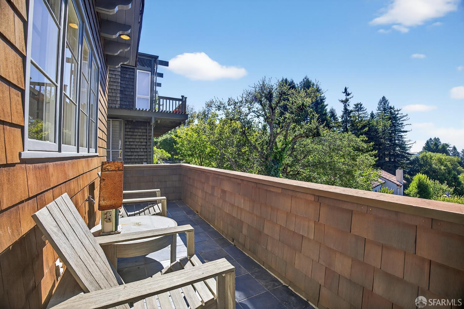 Detail Gallery Image 12 of 59 For 7172 Norfolk Rd, Berkeley,  CA 94705 - 4 Beds | 2/1 Baths