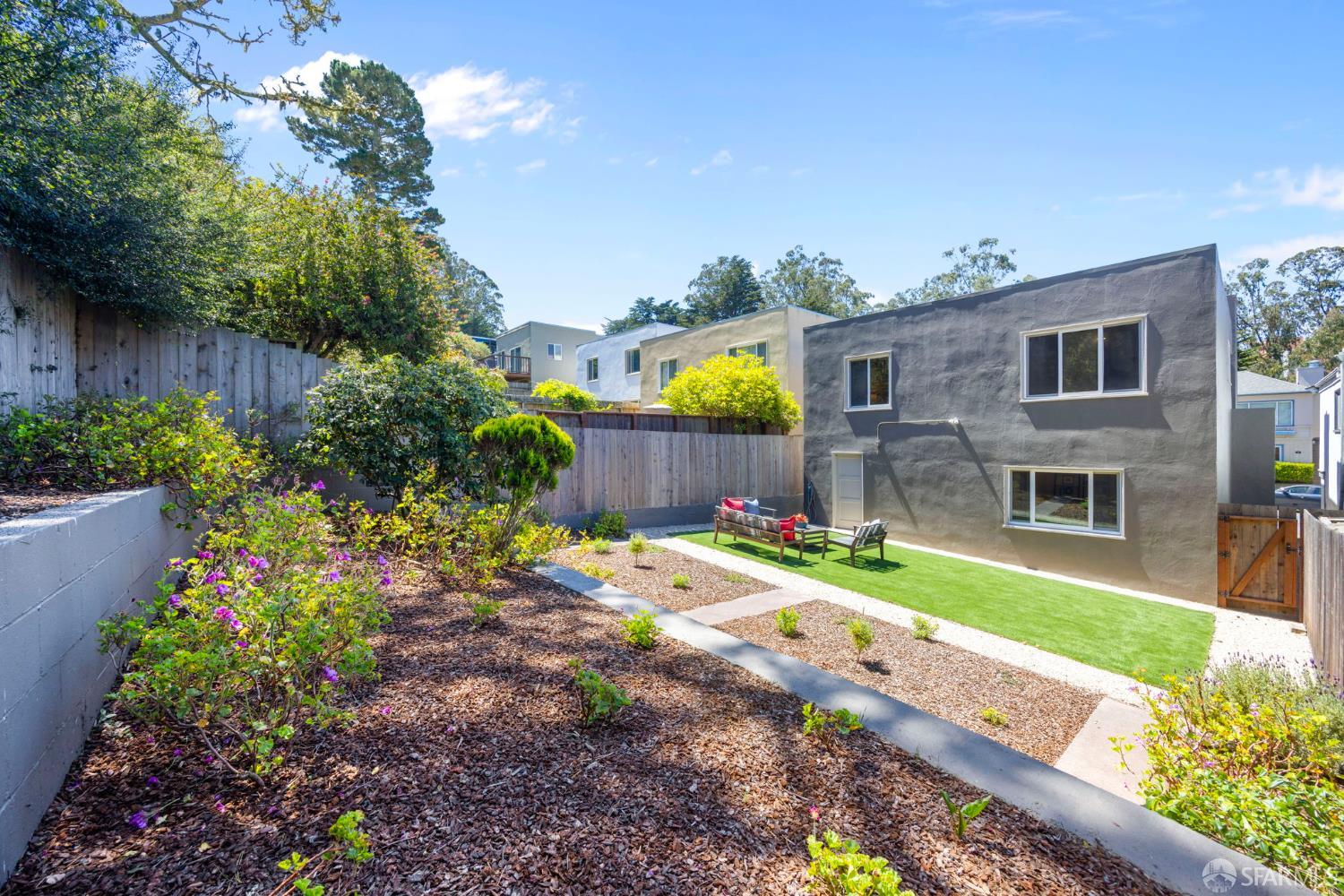 Detail Gallery Image 32 of 51 For 57 Dellbrook Ave, San Francisco,  CA 94131 - 3 Beds | 3 Baths