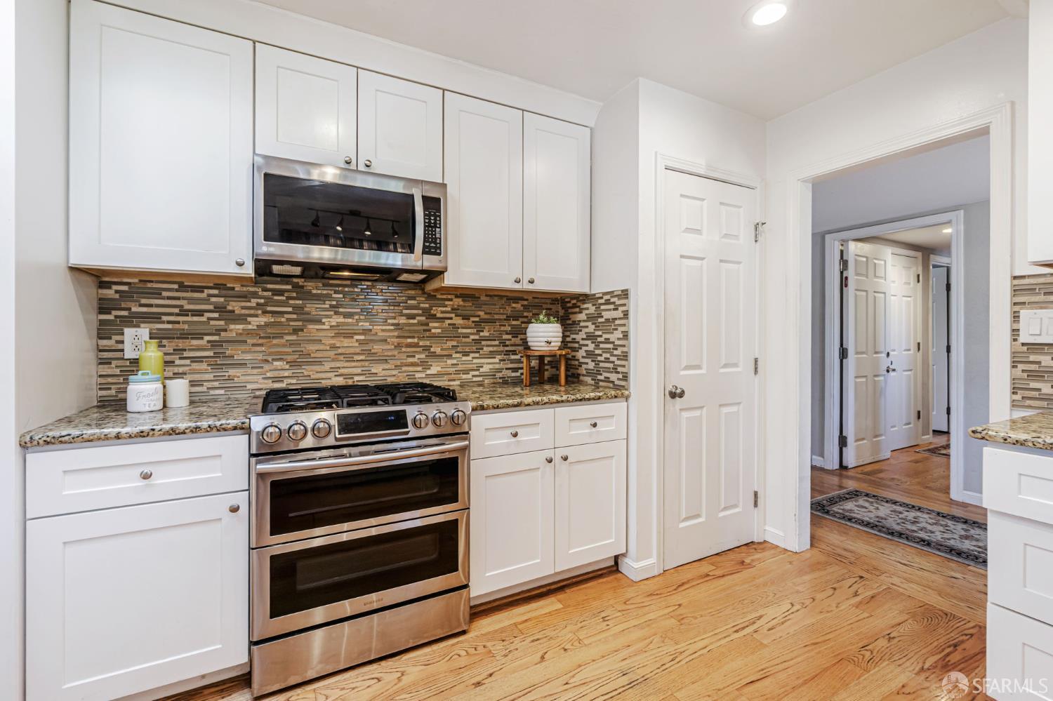Detail Gallery Image 13 of 63 For 5111 Paul Scarlet Dr, Concord,  CA 94521 - 6 Beds | 3 Baths