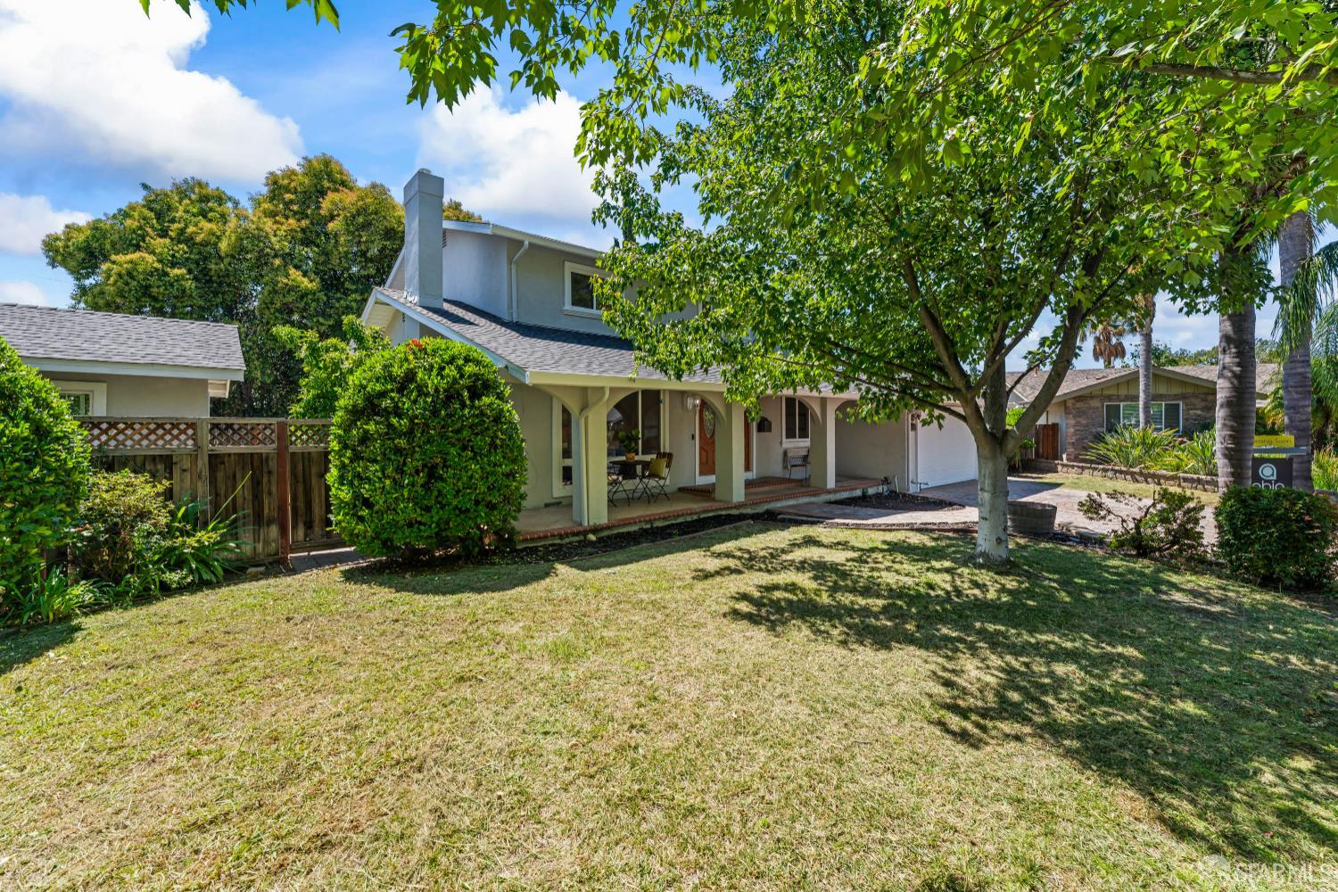 Detail Gallery Image 5 of 52 For 5108 Brookside Ct, Concord,  CA 94521 - 4 Beds | 3 Baths