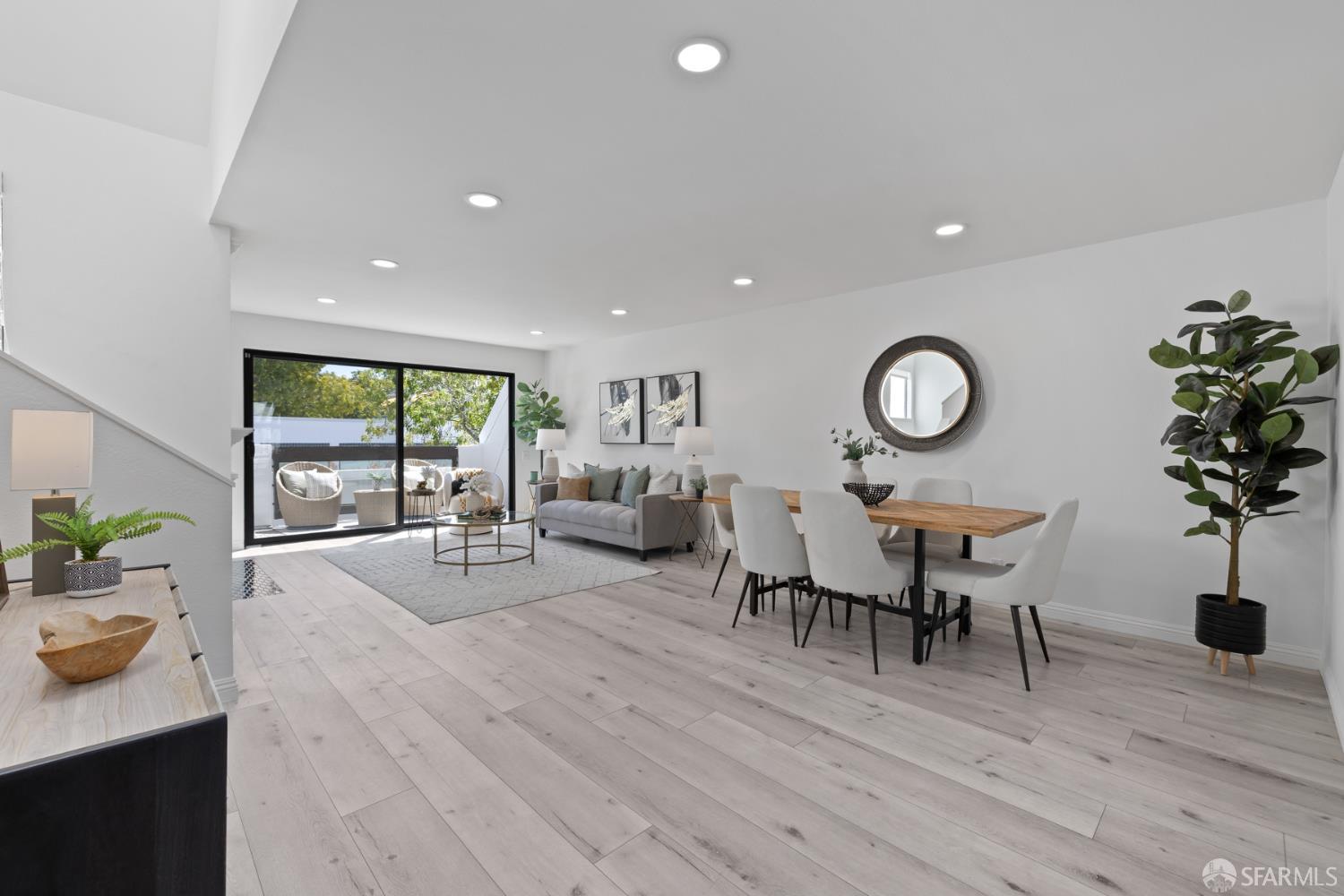 Detail Gallery Image 4 of 44 For 619 Portofino Ln, Foster City,  CA 94404 - 2 Beds | 2/1 Baths