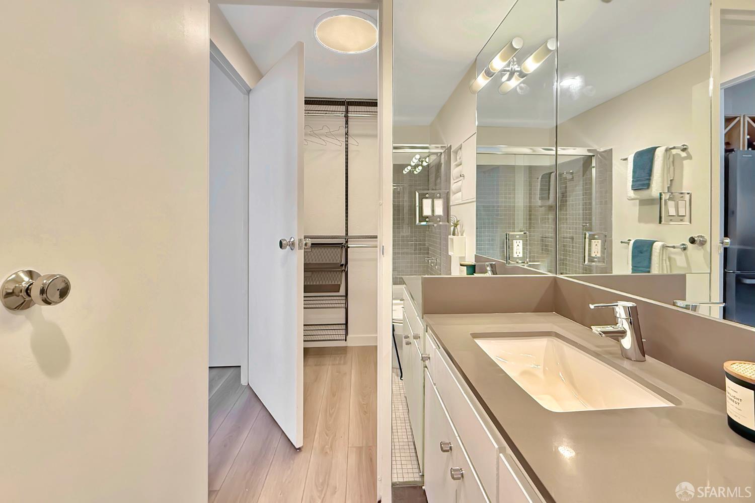 Photo #7: 425067184 Listing: Photo #7