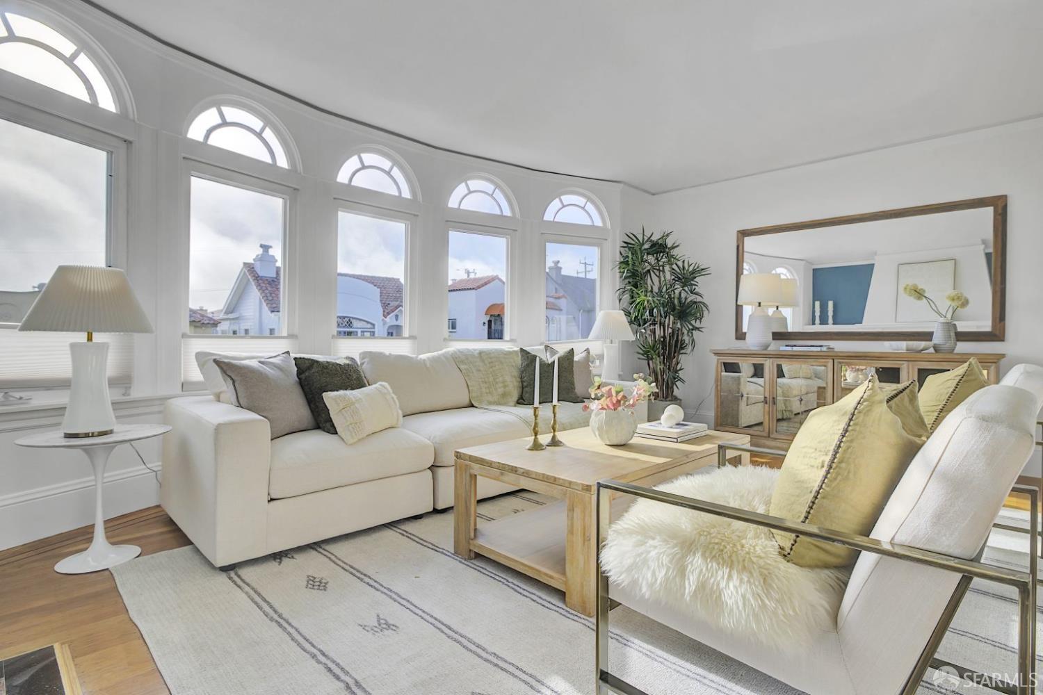 Detail Gallery Image 5 of 24 For 2316 Cecilia Ave, San Francisco,  CA 94116 - 2 Beds | 1 Baths