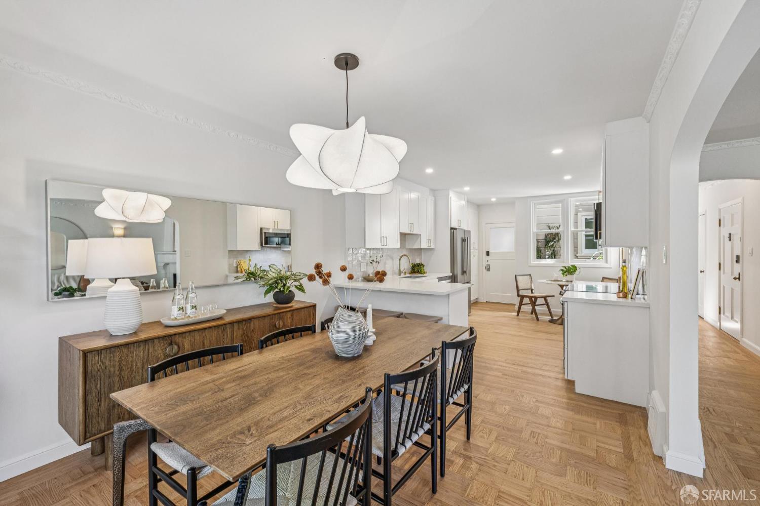 Photo #6: 425066983 Listing 