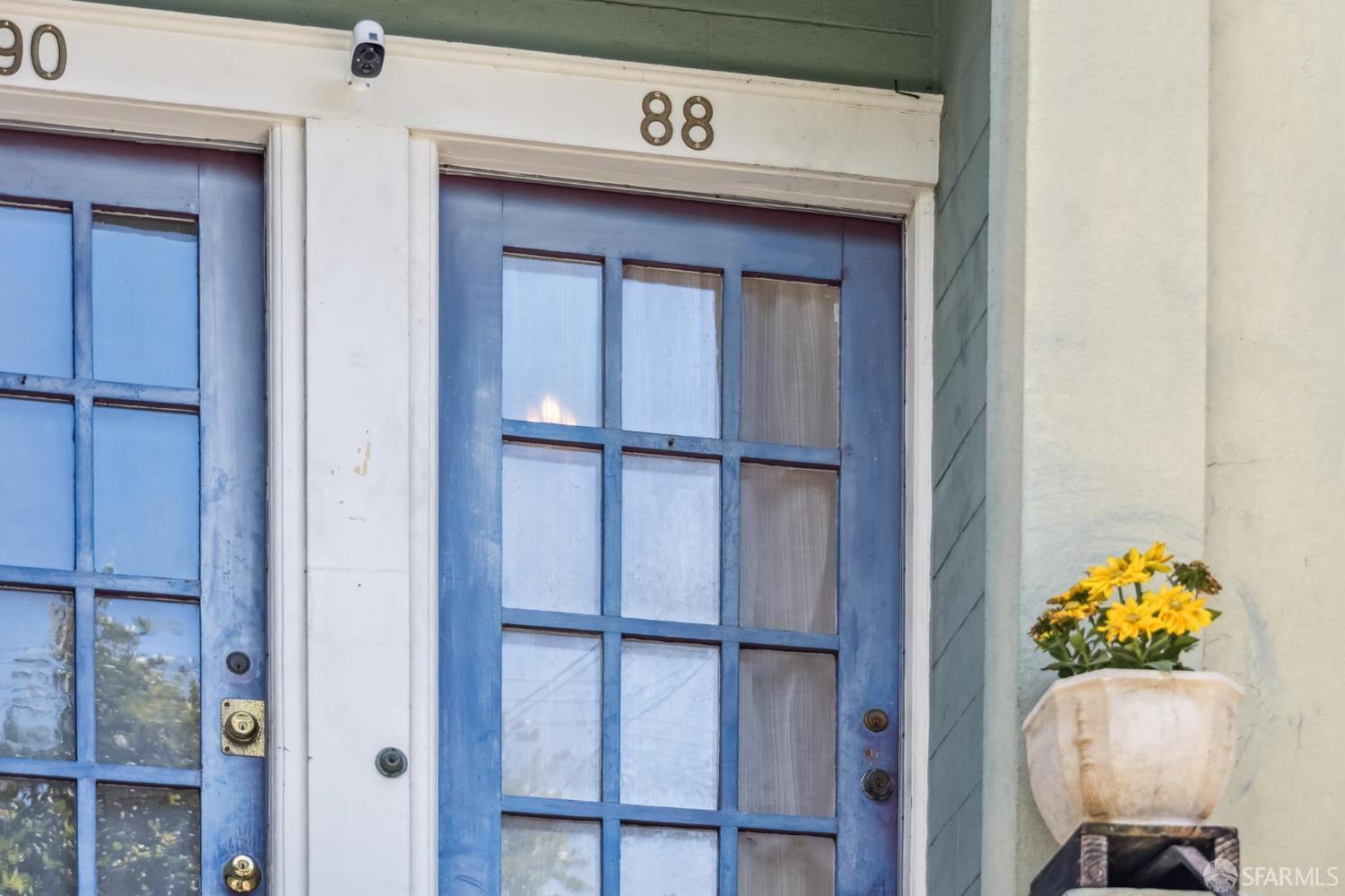 Photo #3: 425067329 Listing 