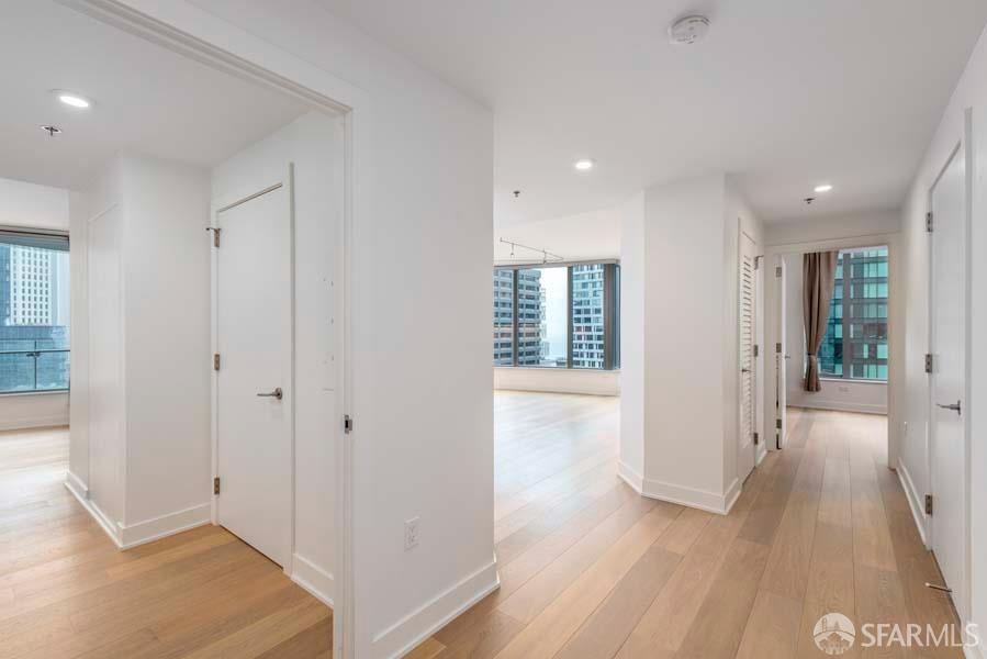 Detail Gallery Image 3 of 33 For 201 Folsom St 15c,  San Francisco,  CA 94105 - 2 Beds | 2 Baths