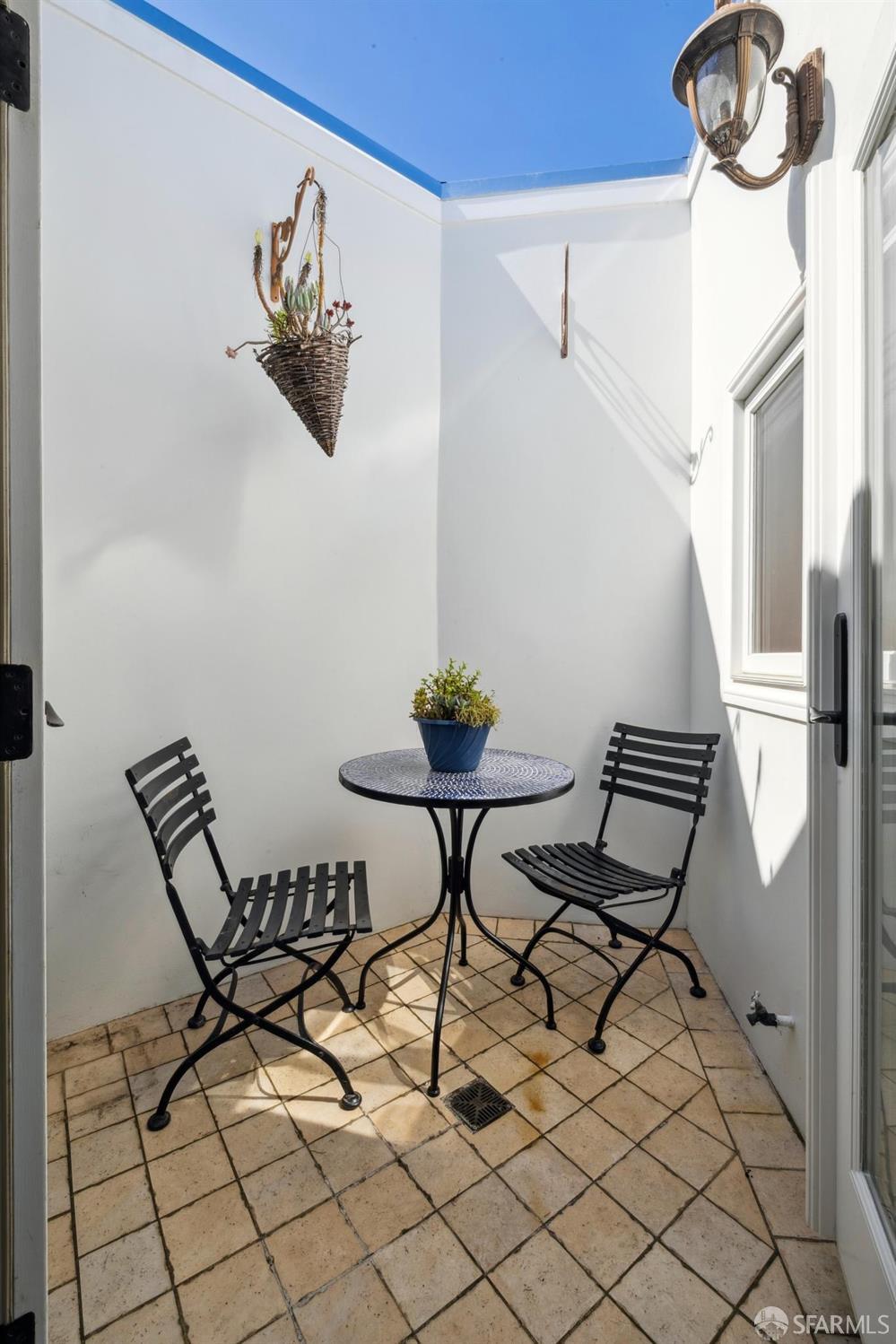 Detail Gallery Image 9 of 39 For 2663 17th Ave, San Francisco,  CA 94116 - 3 Beds | 2/1 Baths