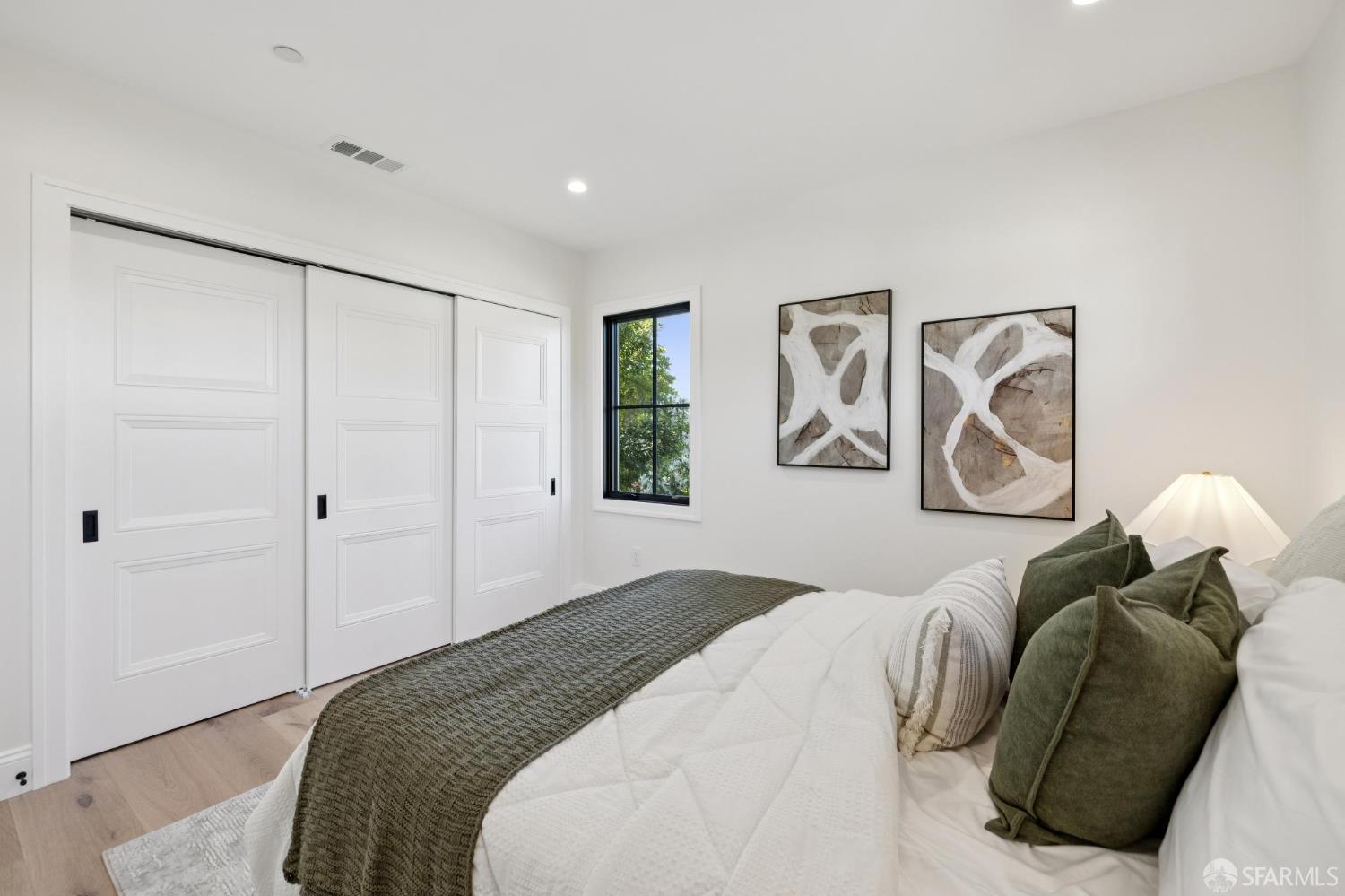 Detail Gallery Image 21 of 28 For 29 Humboldt Rd, Burlingame,  CA 94010 - 4 Beds | 3/1 Baths