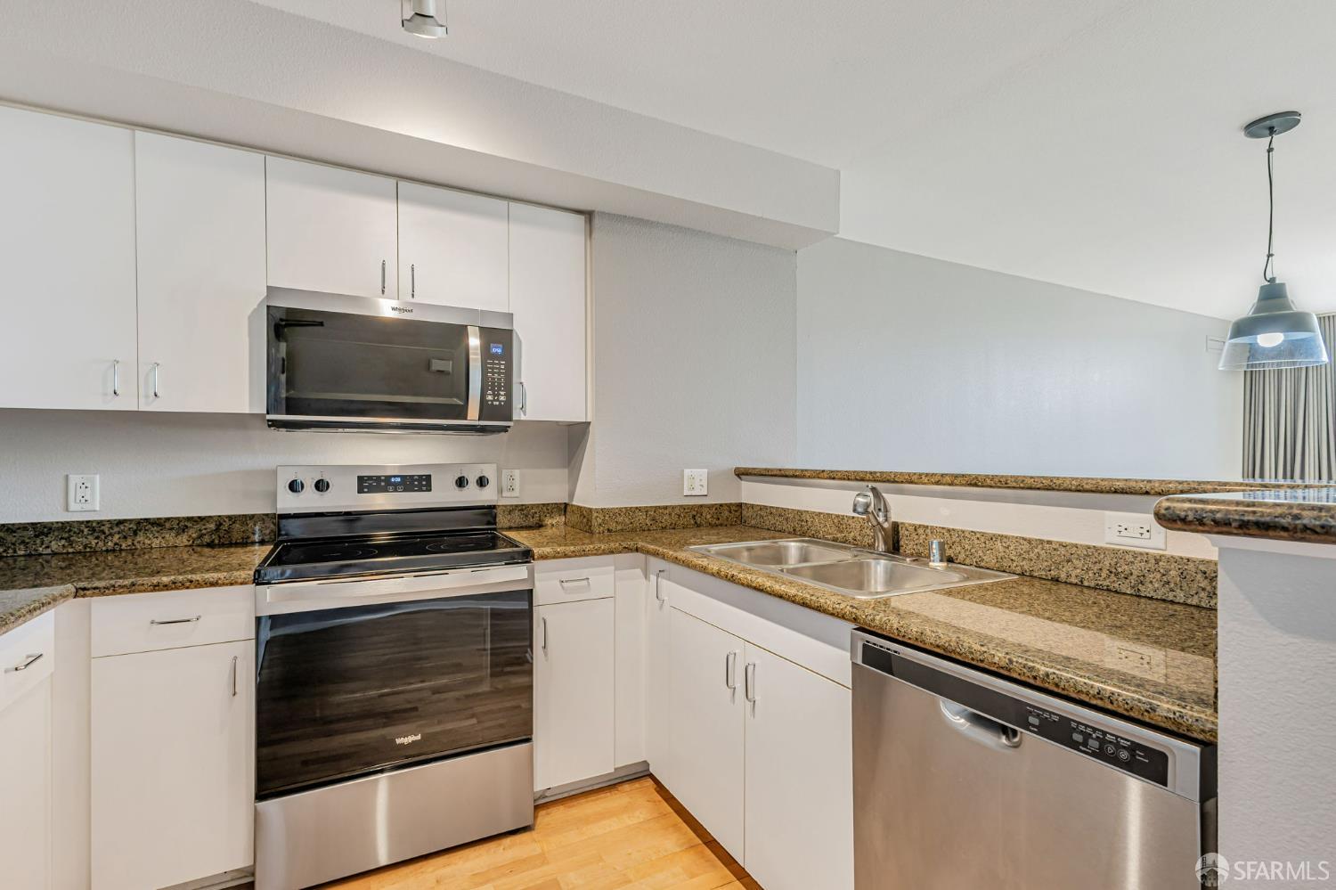 Detail Gallery Image 4 of 22 For 8400 Oceanview Ter #309,  San Francisco,  CA 94132 - 2 Beds | 2 Baths