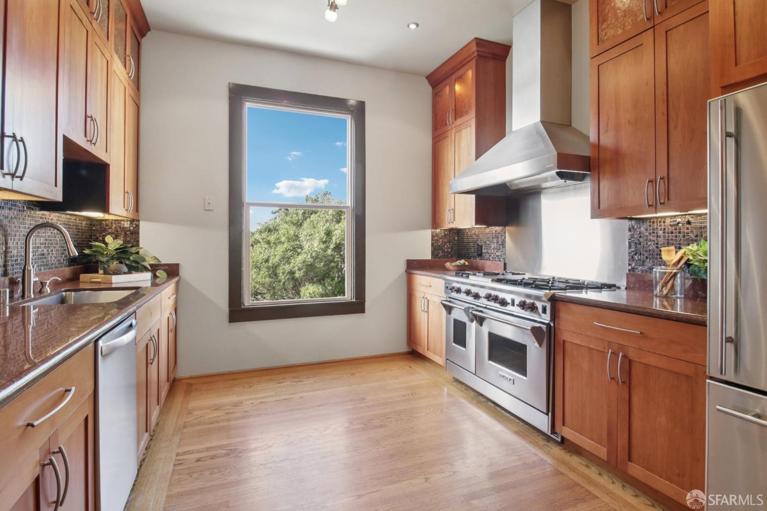 Detail Gallery Image 18 of 24 For 1328 Waller St, San Francisco,  CA 94117 - 6 Beds | 4/1 Baths