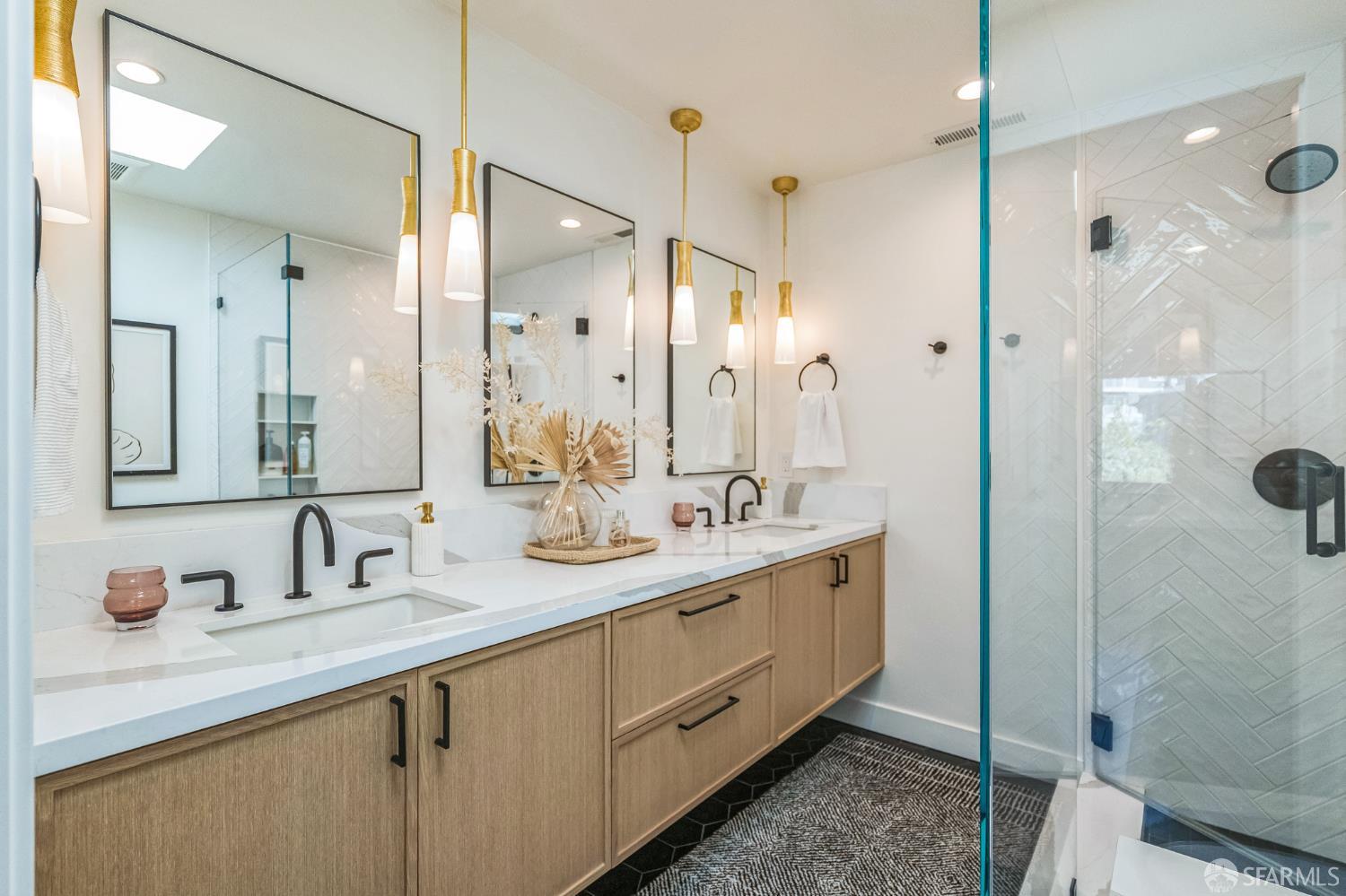 Detail Gallery Image 21 of 34 For 1130 Continentals Way, Belmont,  CA 94002 - 3 Beds | 2/1 Baths