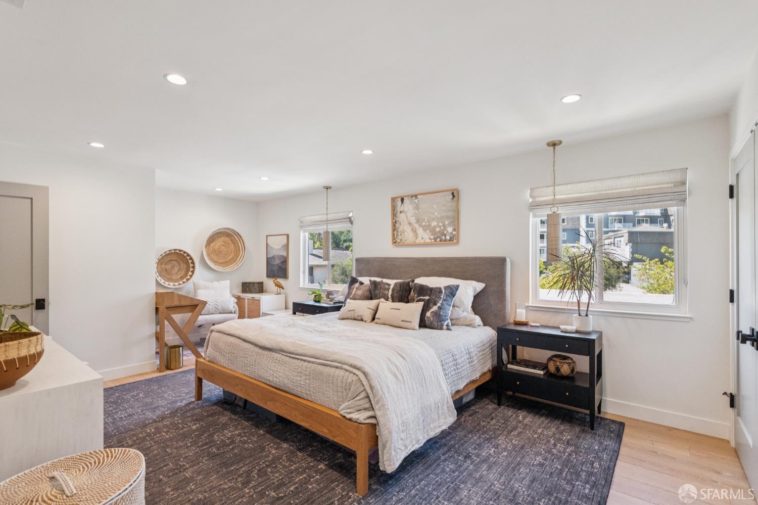 Detail Gallery Image 17 of 34 For 1130 Continentals Way, Belmont,  CA 94002 - 3 Beds | 2/1 Baths
