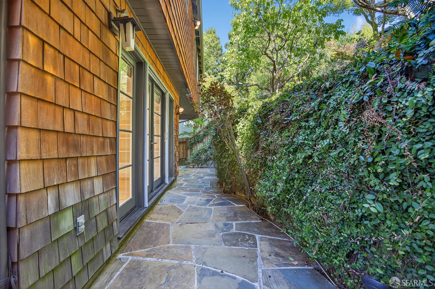 Detail Gallery Image 51 of 59 For 7172 Norfolk Rd, Berkeley,  CA 94705 - 4 Beds | 2/1 Baths