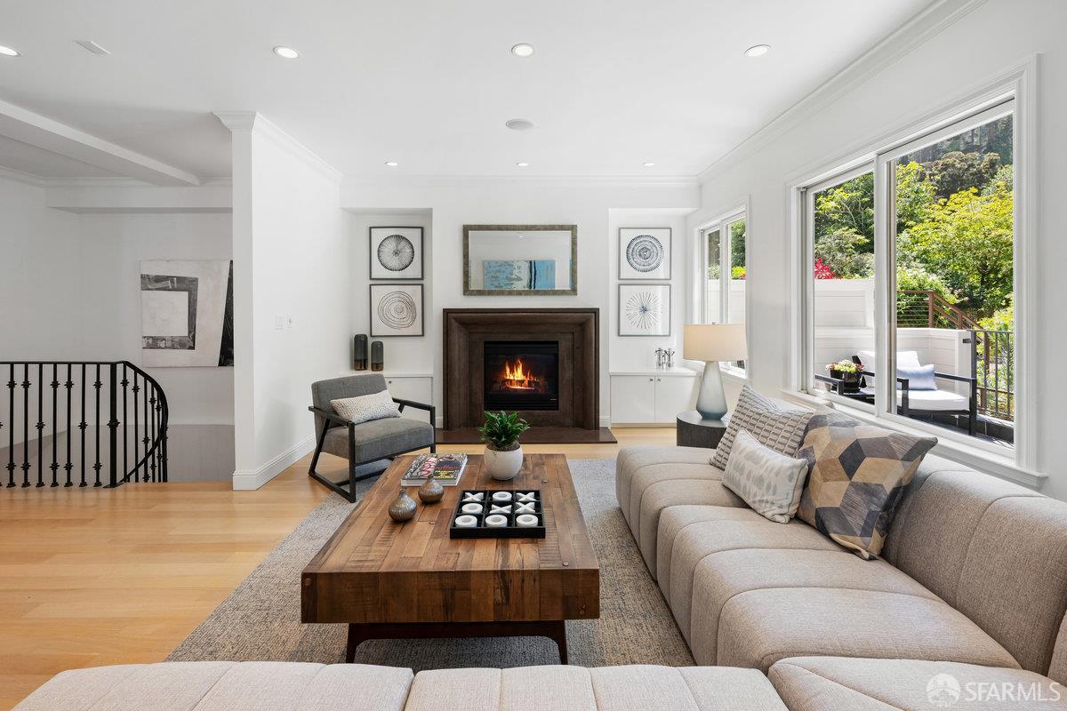 Detail Gallery Image 8 of 56 For 1187 Stanyan St, San Francisco,  CA 94117 - 5 Beds | 4/1 Baths