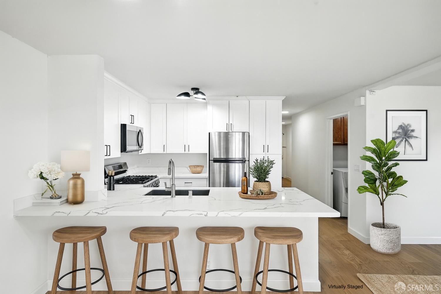 Detail Gallery Image 3 of 37 For 2204 Wildflower Ct, Daly City,  CA 94014 - 2 Beds | 2 Baths