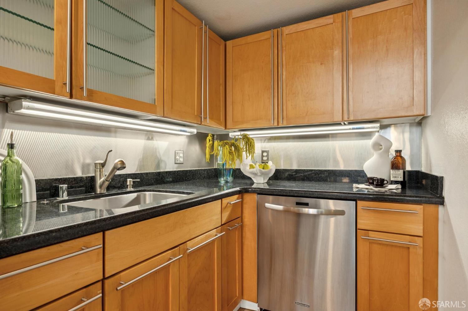 Photo #13: 425067644 Listing: Photo #13