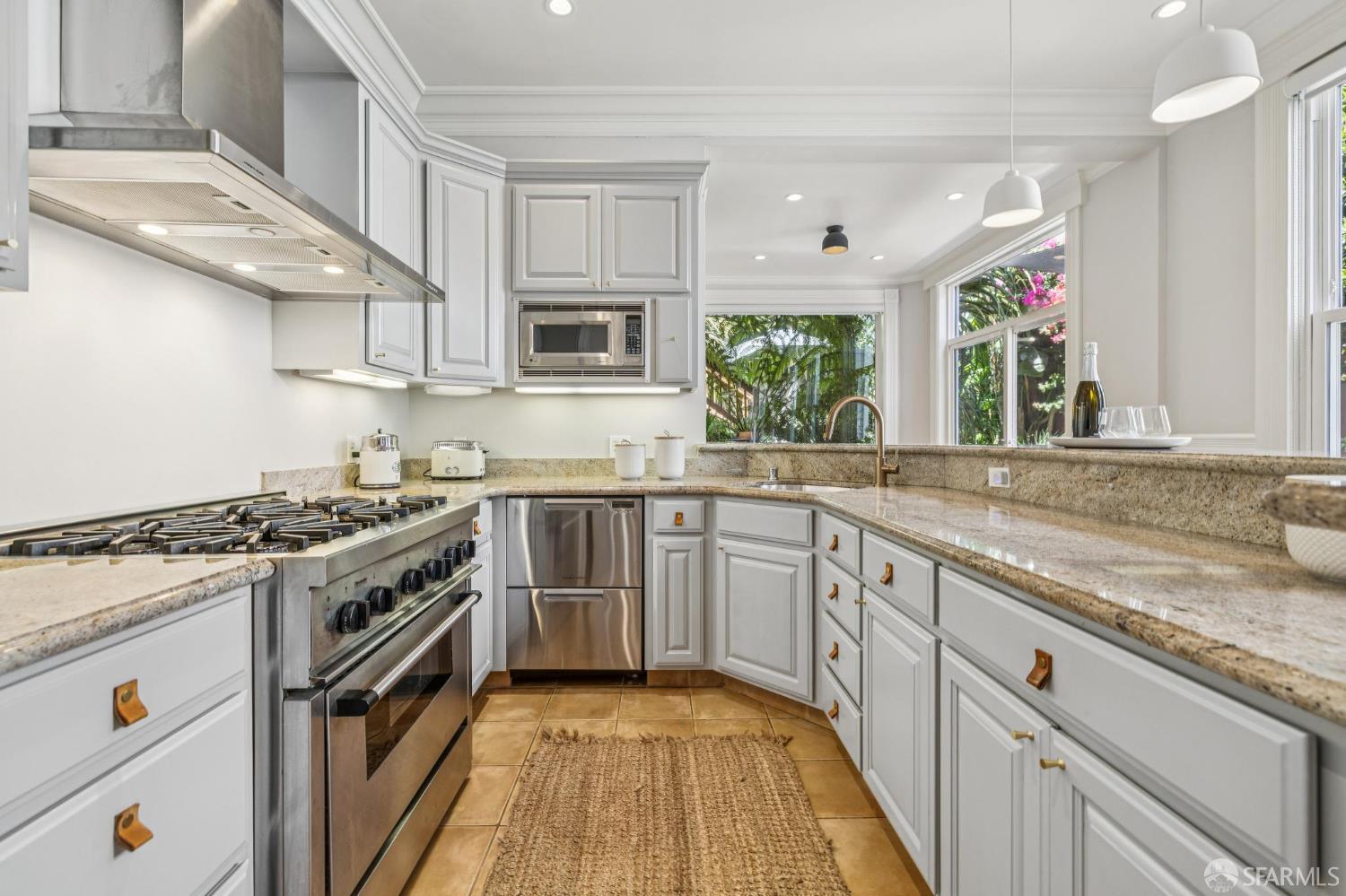 Detail Gallery Image 29 of 75 For 618 Haight St, San Francisco,  CA 94117 - 4 Beds | 3 Baths