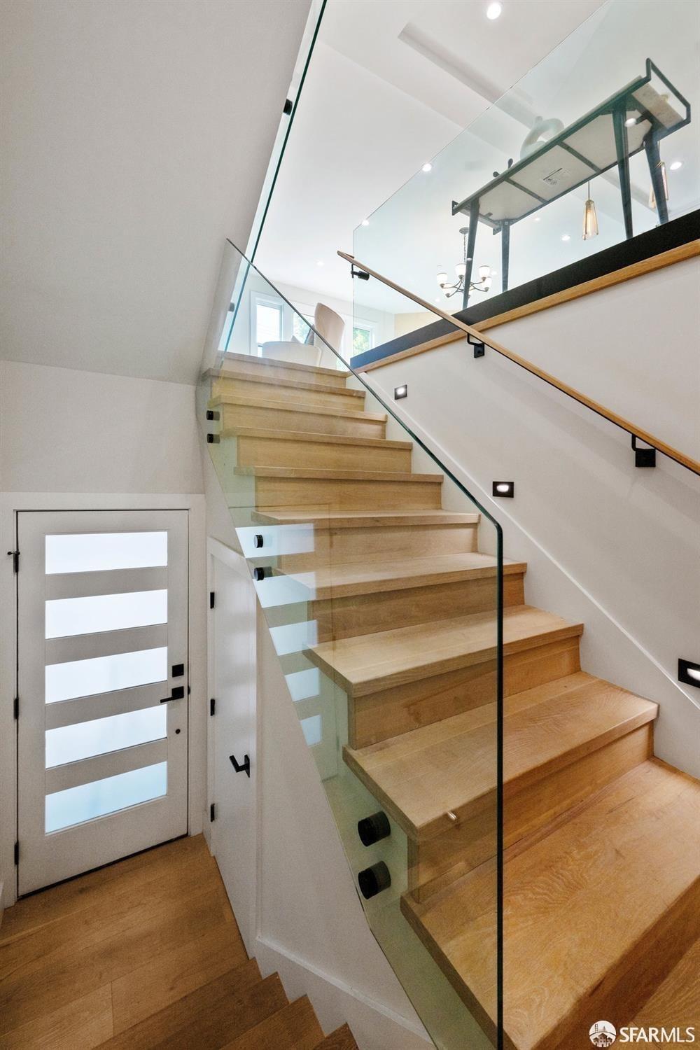 Detail Gallery Image 11 of 27 For 2219 Bryant St a,  San Francisco,  CA 94110 - 5 Beds | 4 Baths