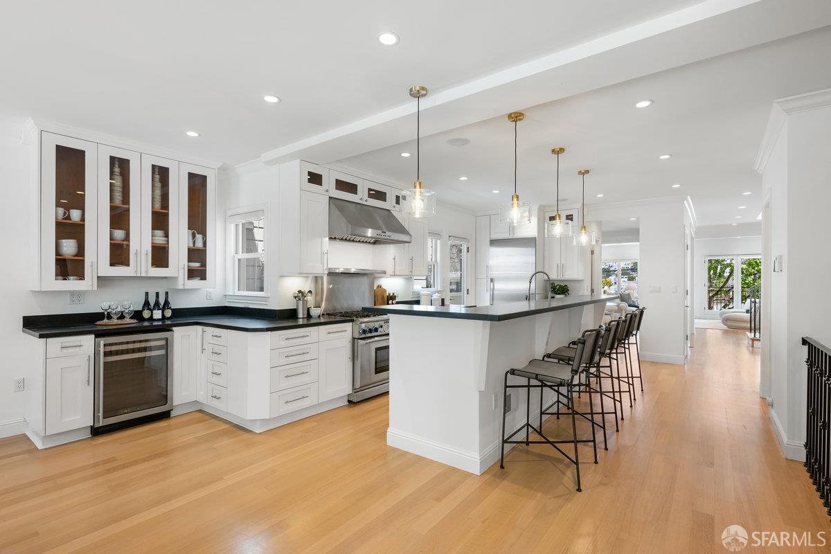Detail Gallery Image 10 of 56 For 1187 Stanyan St, San Francisco,  CA 94117 - 5 Beds | 4/1 Baths