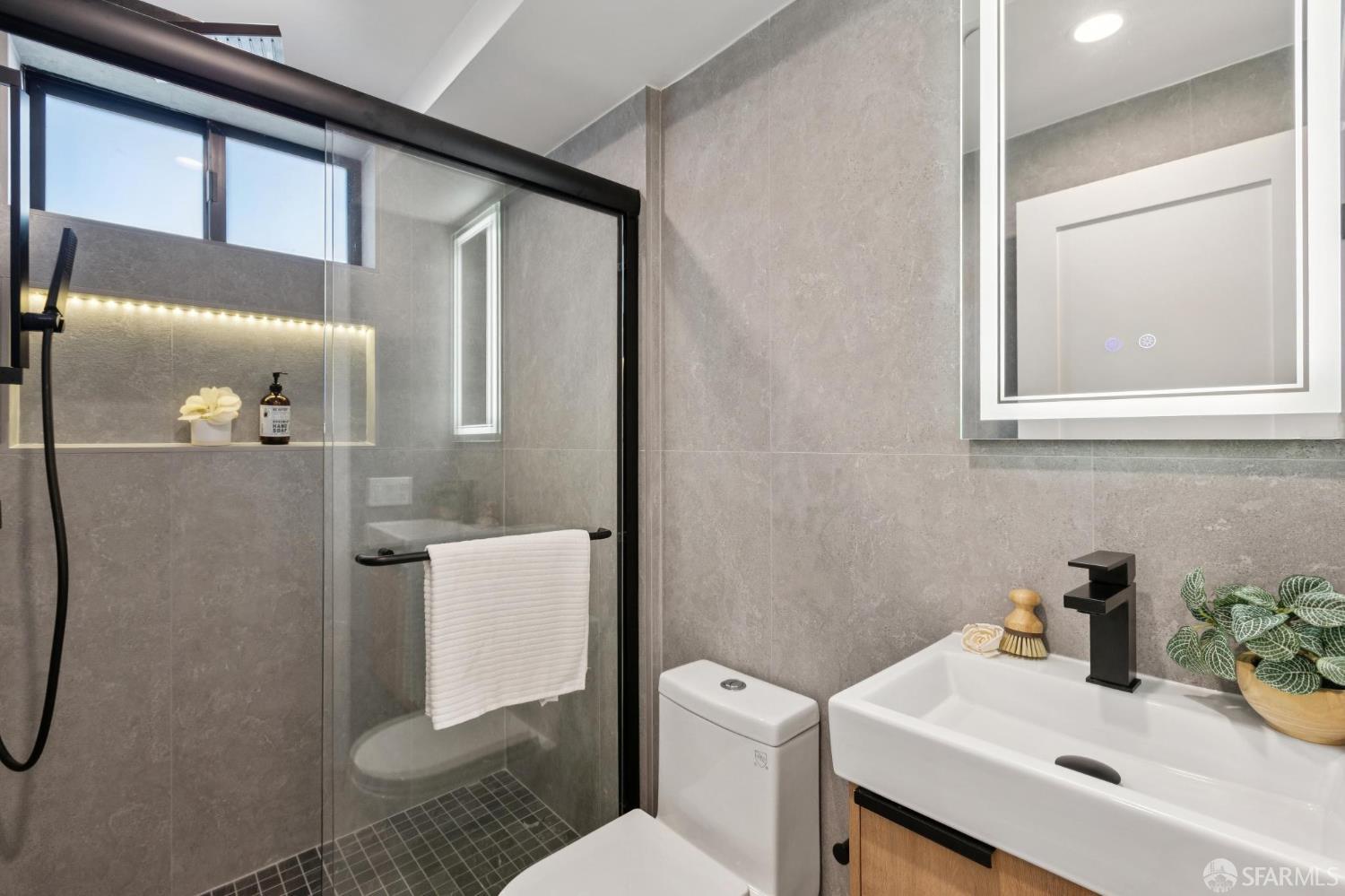 Detail Gallery Image 36 of 60 For 134 Canterbury Ave, Daly City,  CA 94015 - 4 Beds | 4 Baths