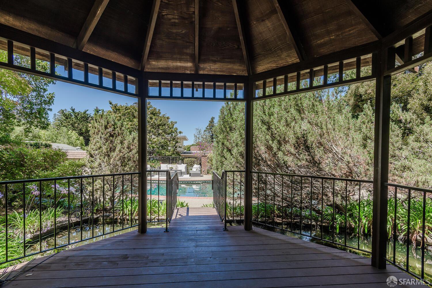 Detail Gallery Image 15 of 79 For 1745 Crockett Ln, Hillsborough,  CA 94010 - 5 Beds | 4 Baths