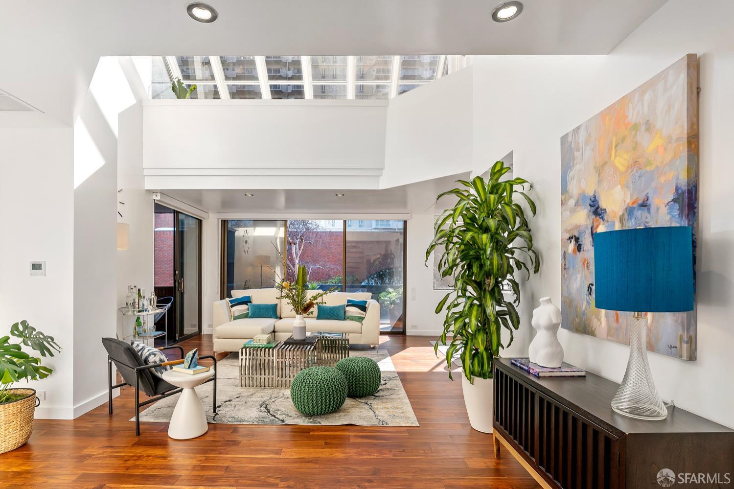 Detail Gallery Image 1 of 1 For 550 Davis St #44,  San Francisco,  CA 94111 - 3 Beds | 2 Baths
