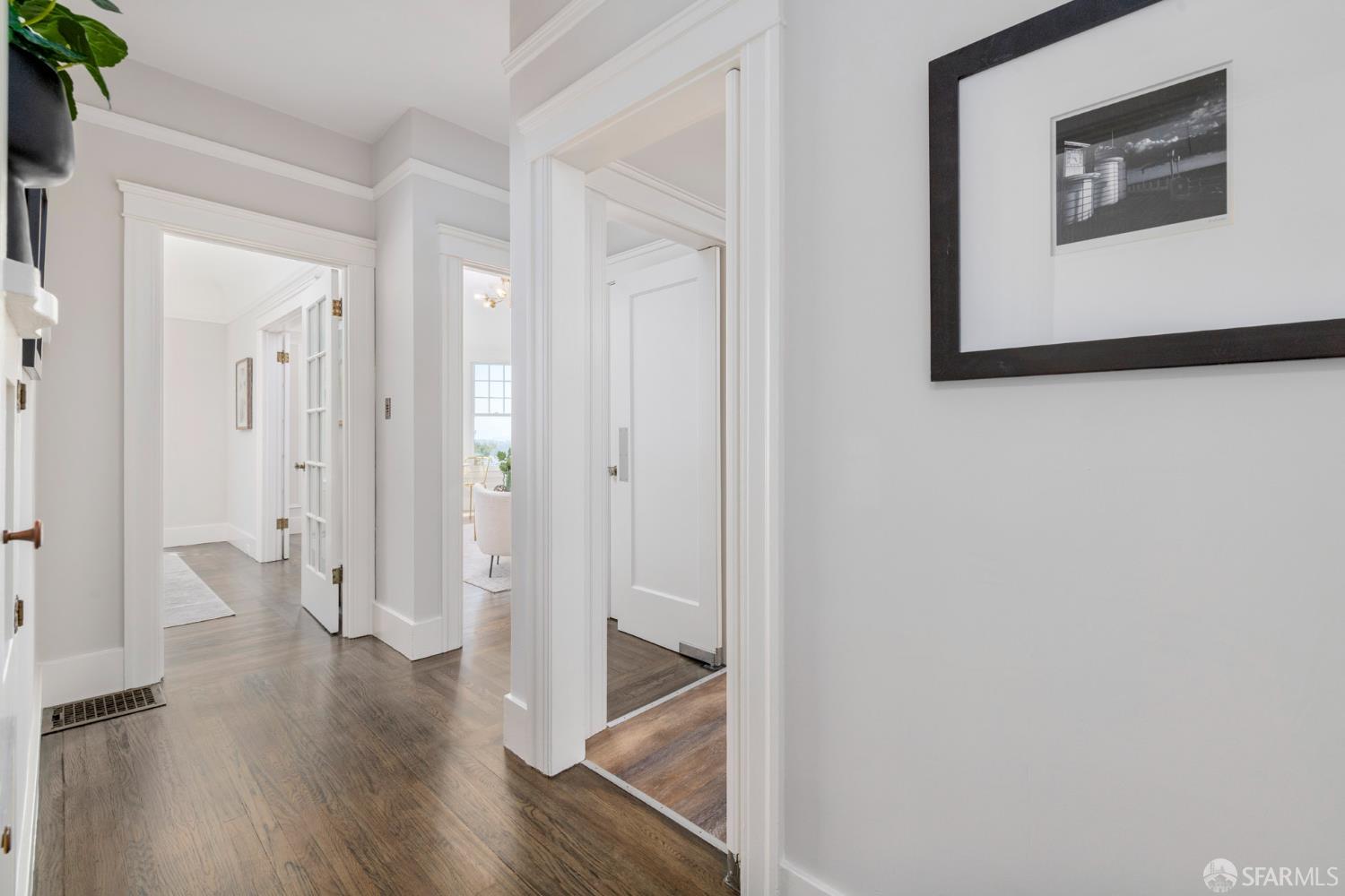 Photo #4: 425067675 Listing 