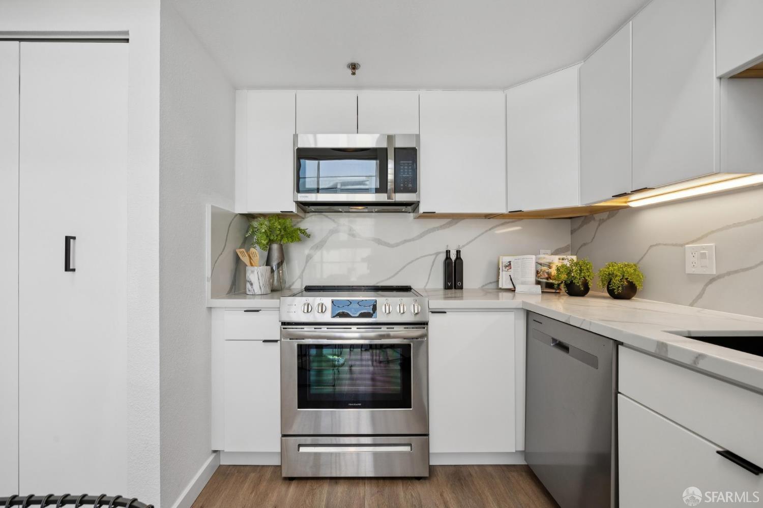 Detail Gallery Image 10 of 52 For 175 Bluxome St #301,  San Francisco,  CA 94107 - 2 Beds | 2 Baths