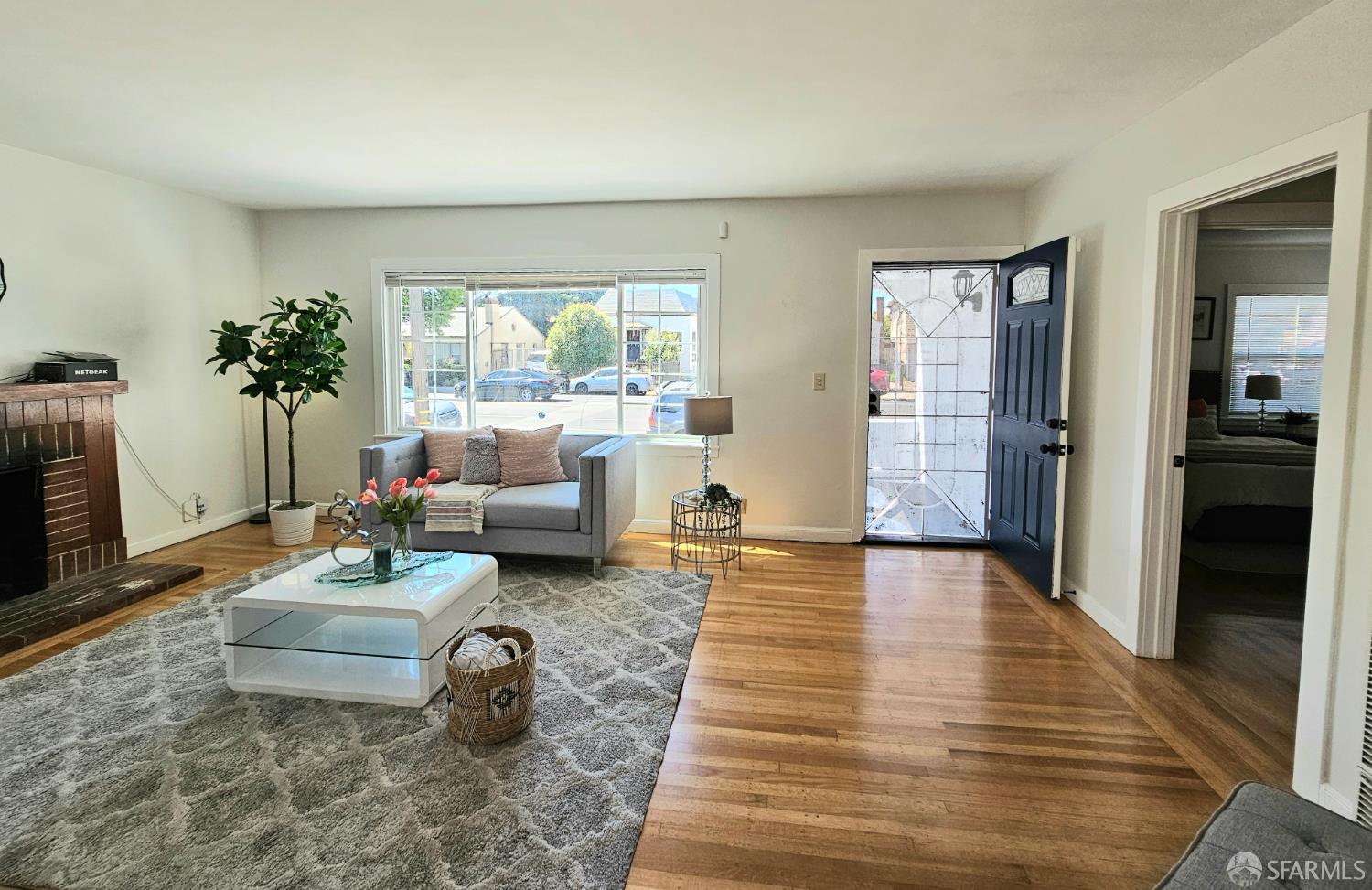Detail Gallery Image 4 of 21 For 4320 Adeline St, Emeryville,  CA 94608 - 2 Beds | 1 Baths