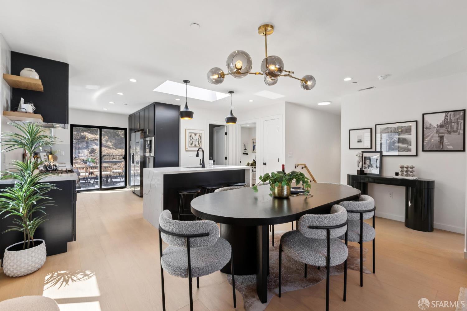 Detail Gallery Image 12 of 60 For 134 Canterbury Ave, Daly City,  CA 94015 - 4 Beds | 4 Baths