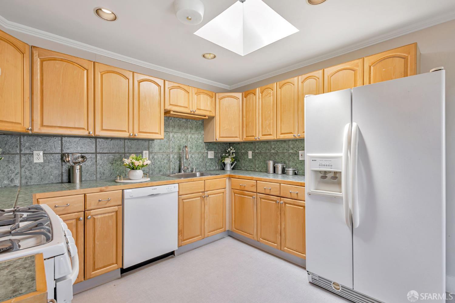 Detail Gallery Image 6 of 55 For 1779 43rd Ave, San Francisco,  CA 94122 - 3 Beds | 1 Baths