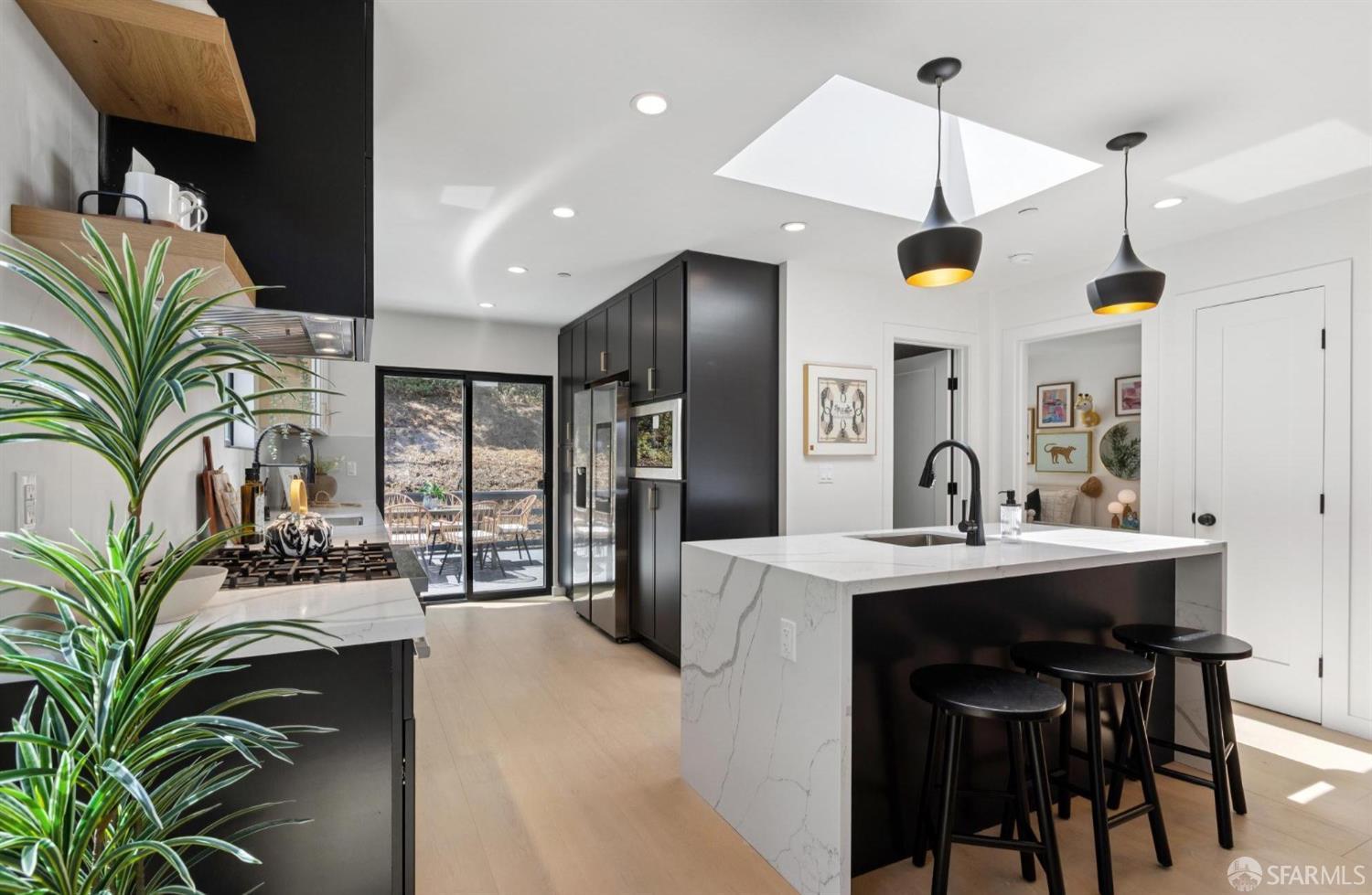 Detail Gallery Image 15 of 60 For 134 Canterbury Ave, Daly City,  CA 94015 - 4 Beds | 4 Baths