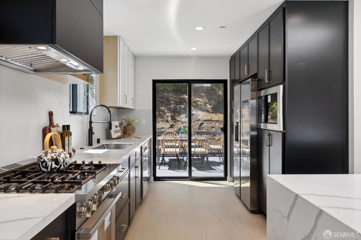 Detail Gallery Image 17 of 60 For 134 Canterbury Ave, Daly City,  CA 94015 - 4 Beds | 4 Baths