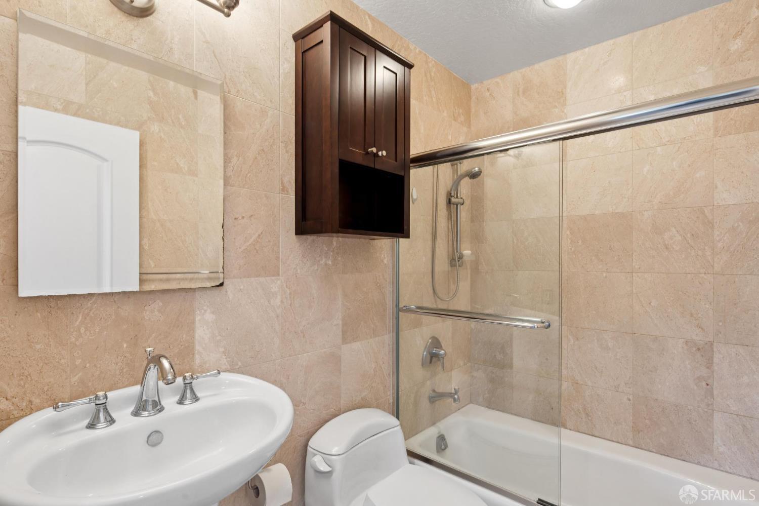 Detail Gallery Image 13 of 18 For 19 Elk Ct, Pacifica,  CA 94044 - 4 Beds | 3 Baths