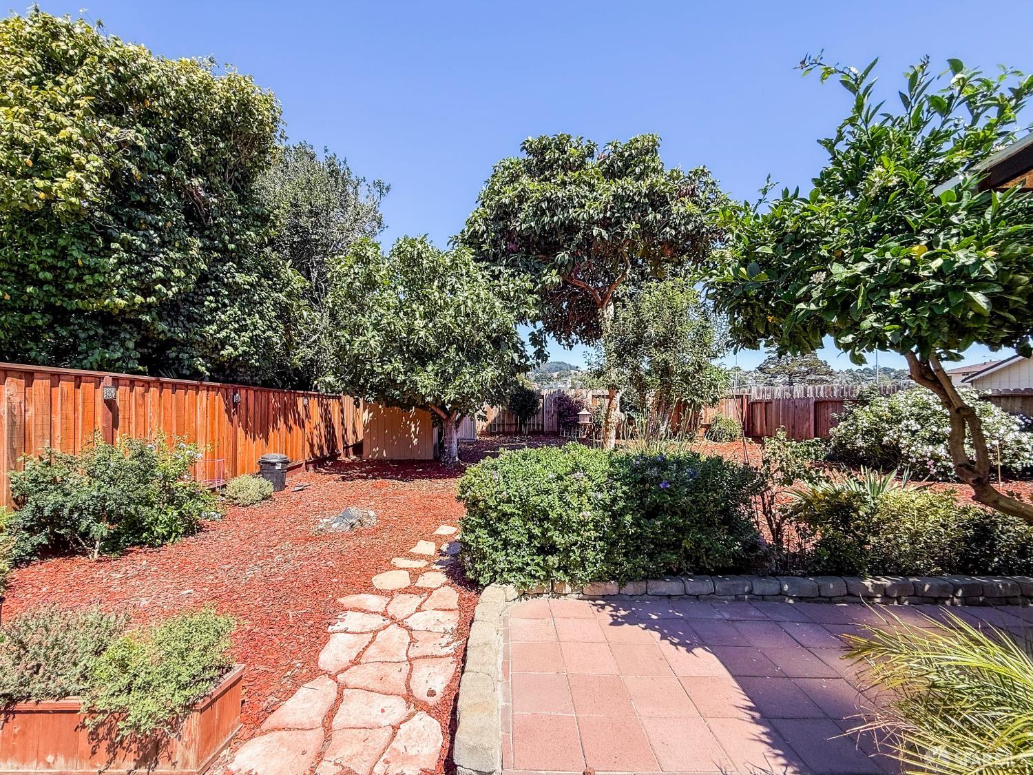 Detail Gallery Image 14 of 18 For 1044 Ventura St, Richmond,  CA 94805 - 2 Beds | 1 Baths