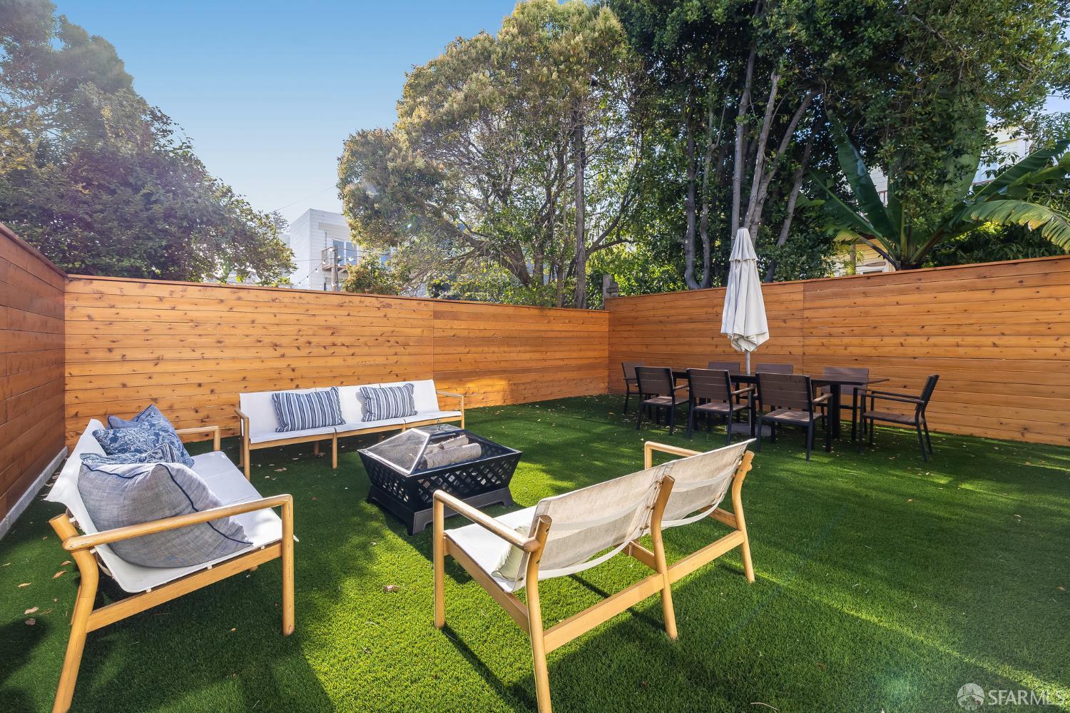 Photo #6: 425067886 Listing 
