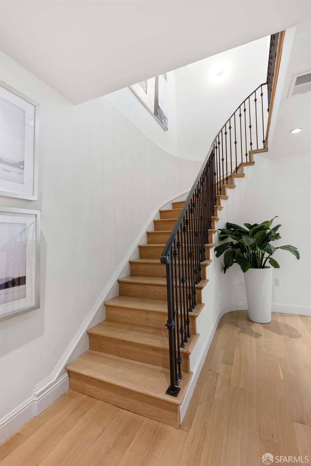 Detail Gallery Image 26 of 56 For 1187 Stanyan St, San Francisco,  CA 94117 - 5 Beds | 4/1 Baths
