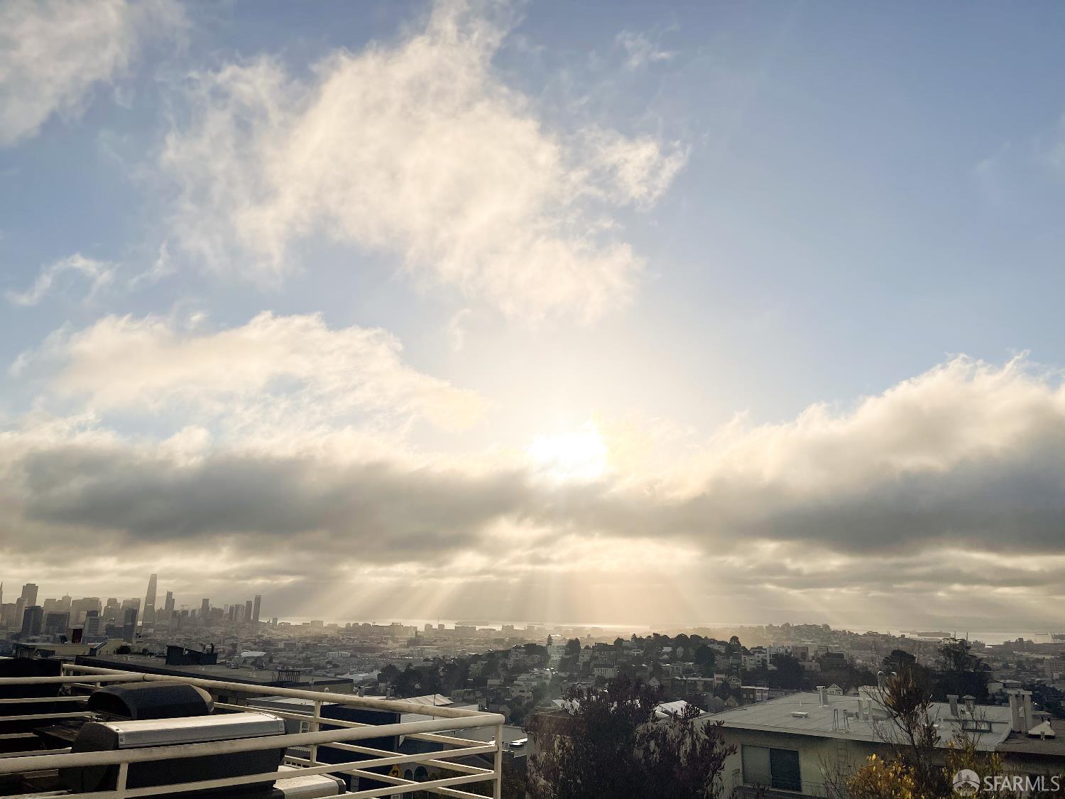 Detail Gallery Image 10 of 18 For 767 Corbett Ave #3,  San Francisco,  CA 94131 - 2 Beds | 2/1 Baths