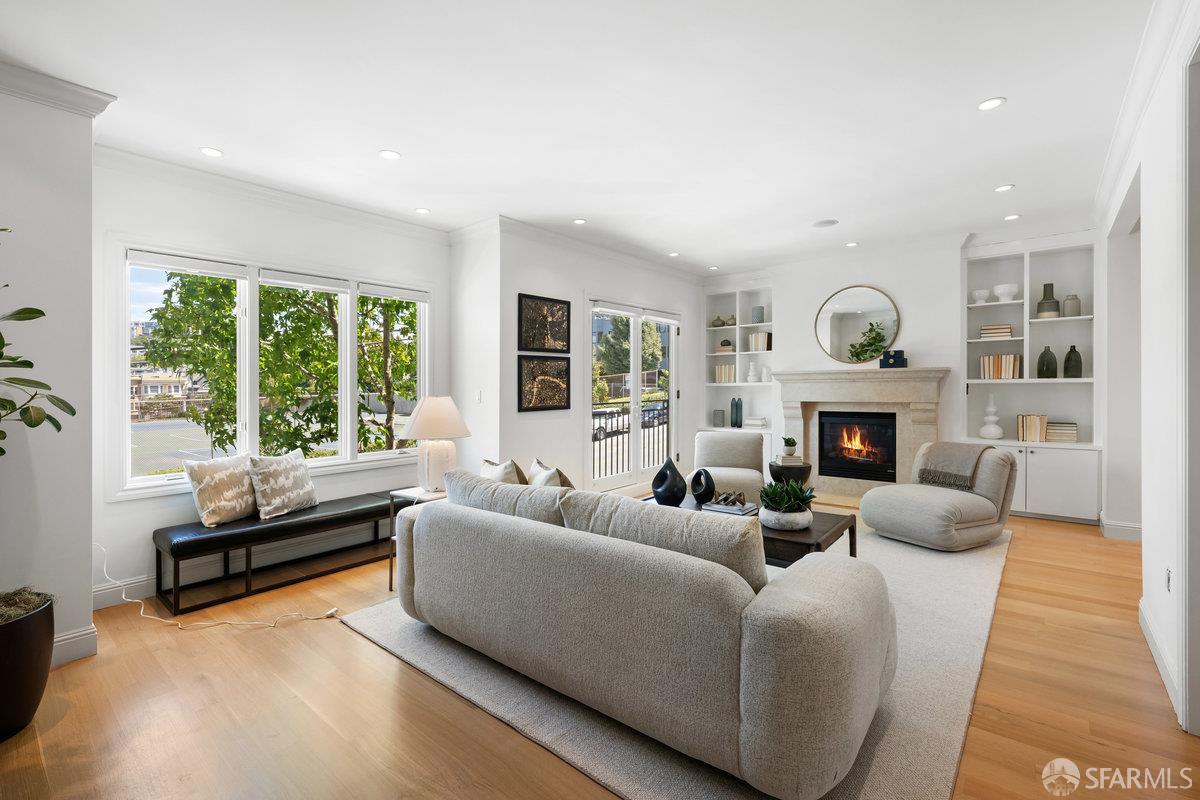 Detail Gallery Image 4 of 56 For 1187 Stanyan St, San Francisco,  CA 94117 - 5 Beds | 4/1 Baths
